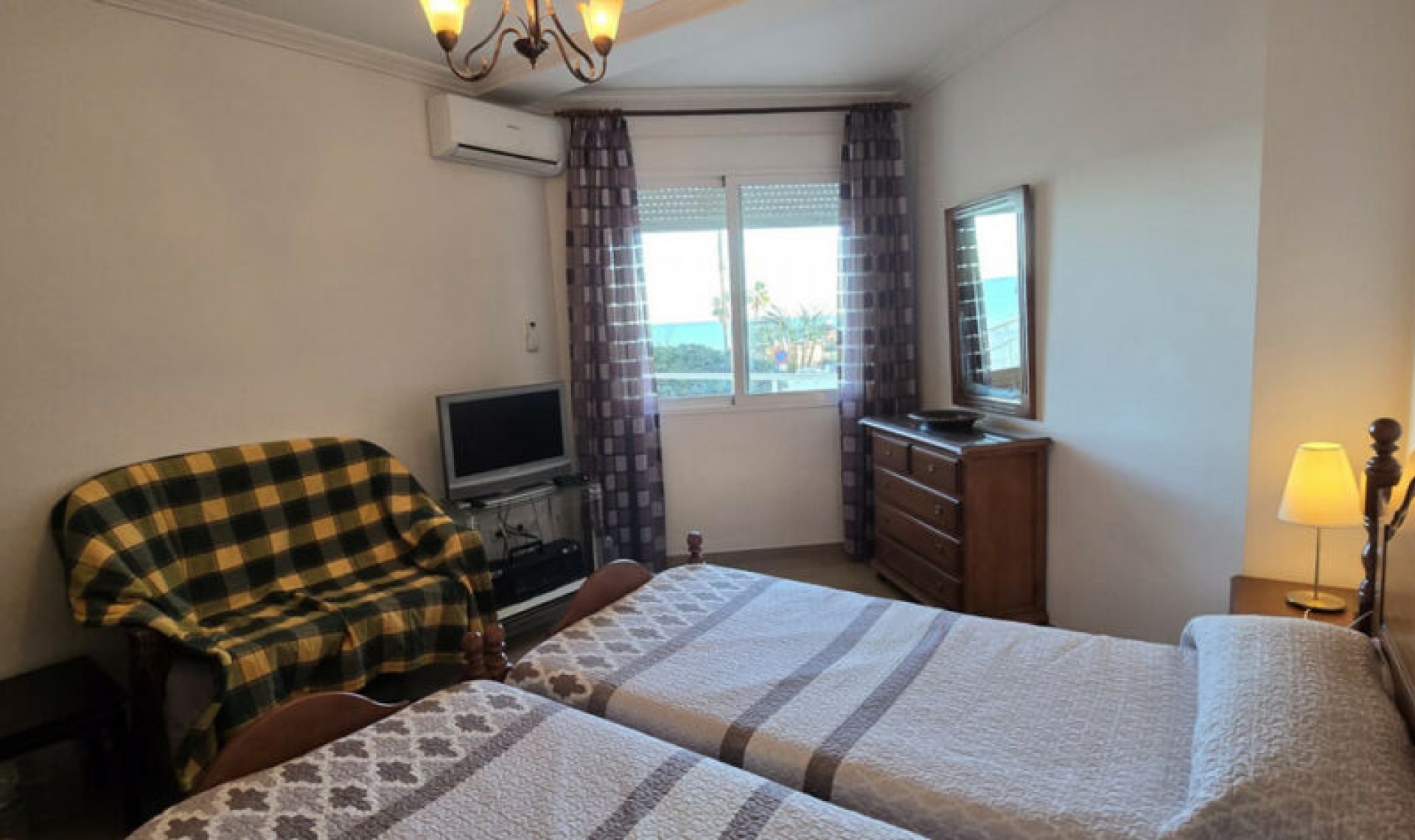 Resale - Apartment -
La Carihuela