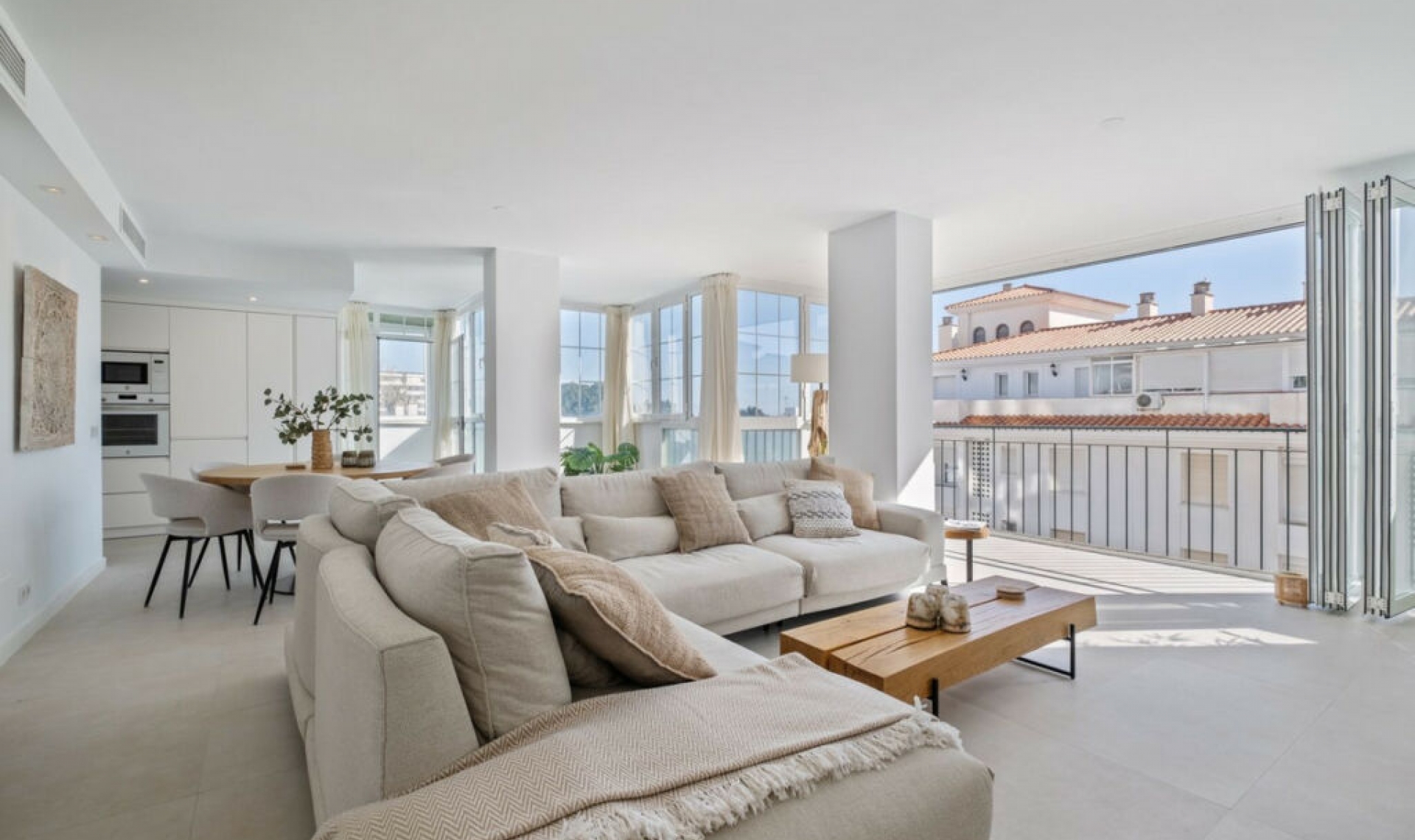 Resale - Apartment -
La Carihuela