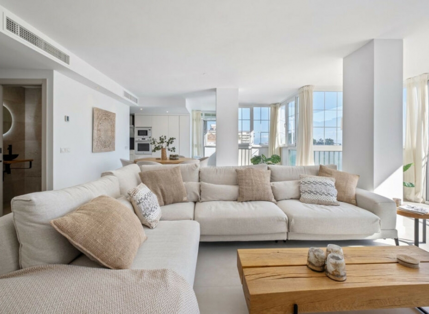 Resale - Apartment -
La Carihuela
