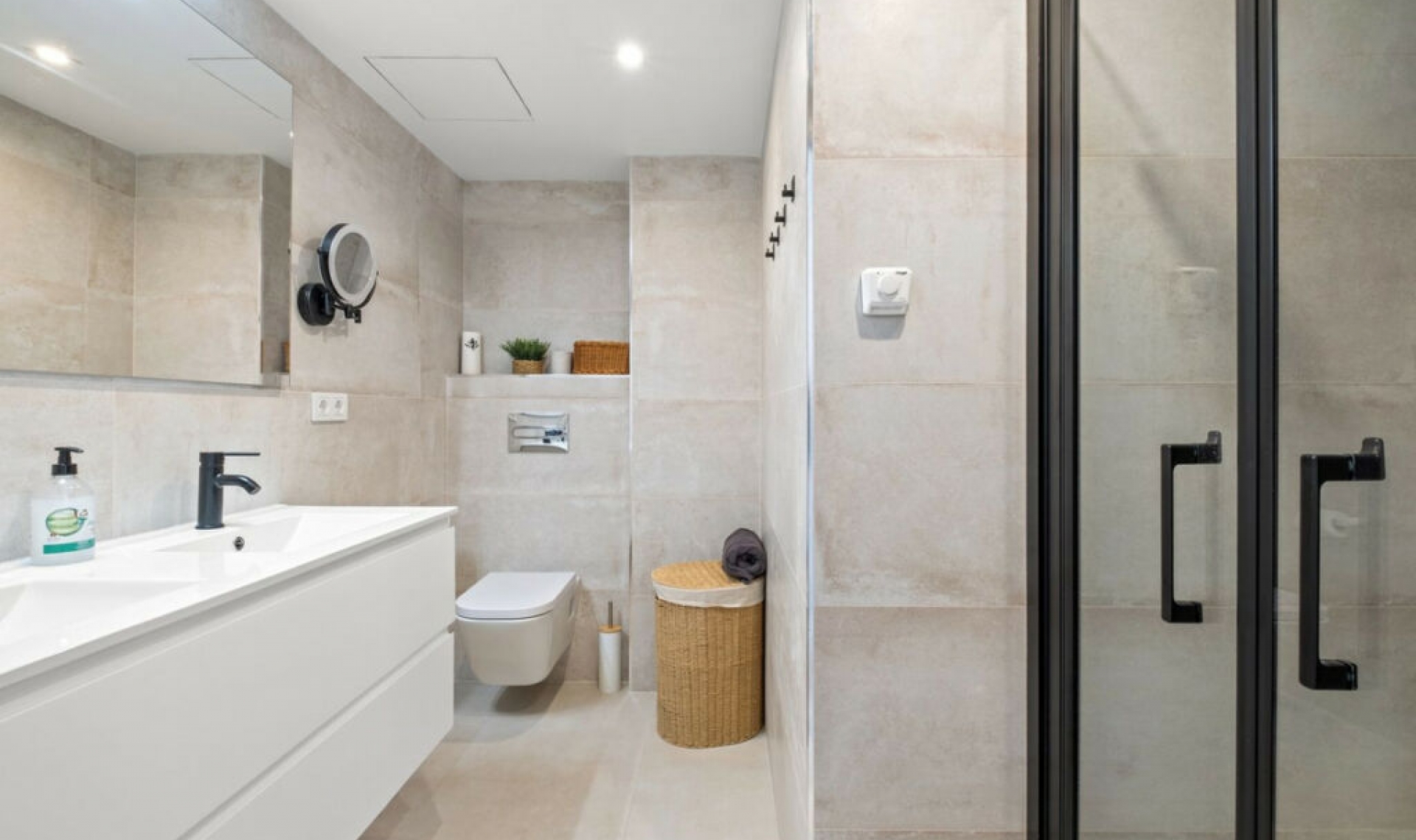 Resale - Apartment -
La Carihuela