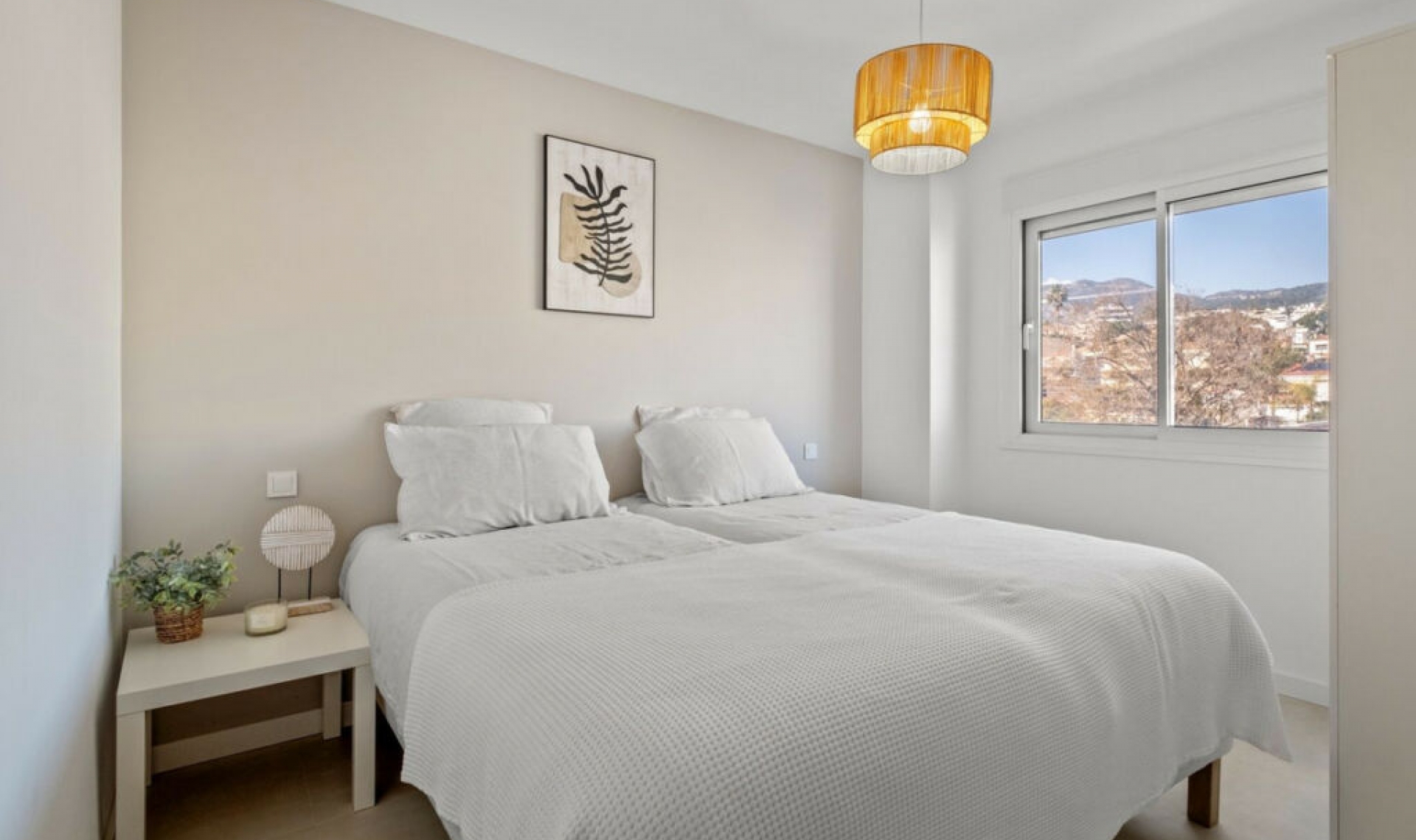 Resale - Apartment -
La Carihuela