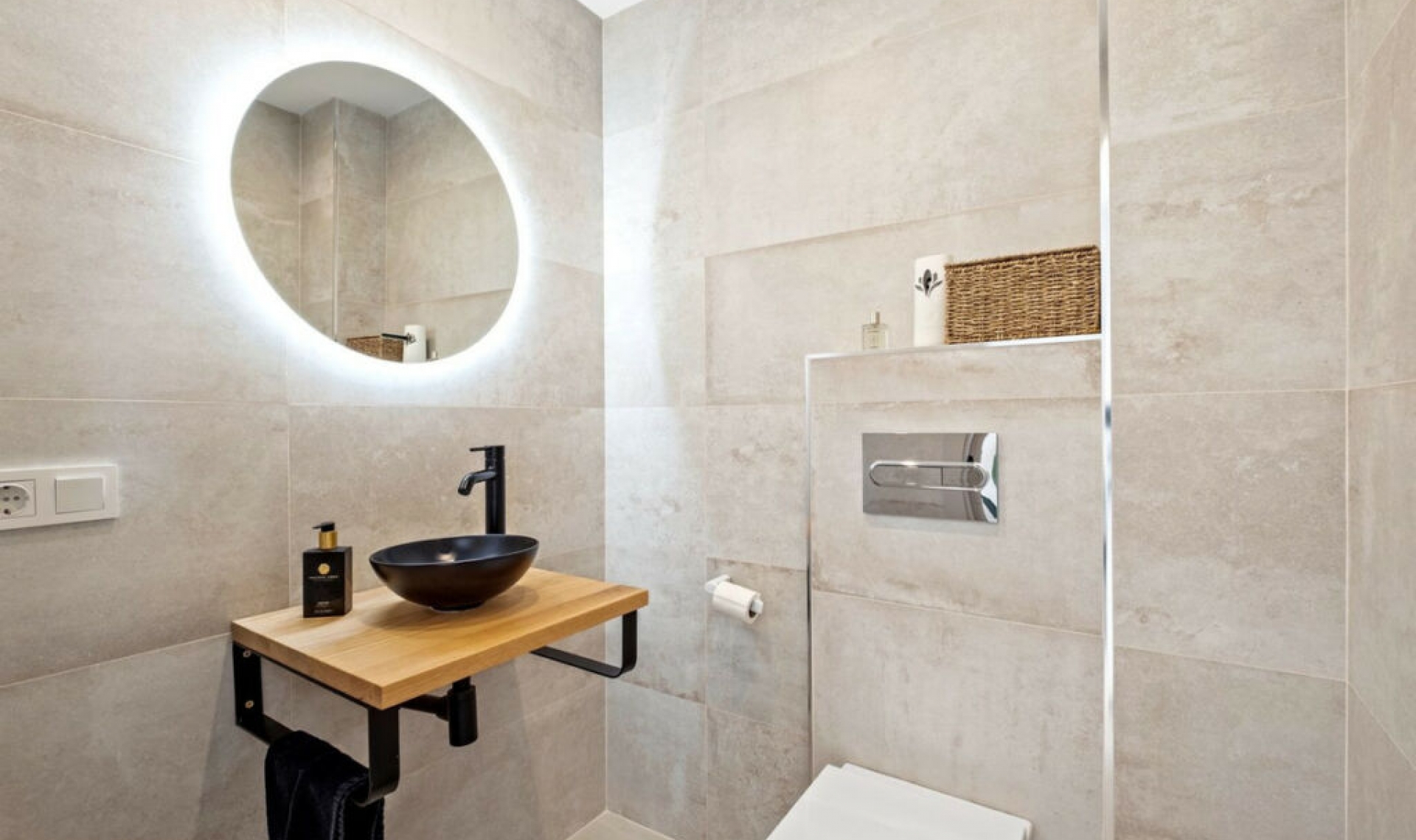 Resale - Apartment -
La Carihuela