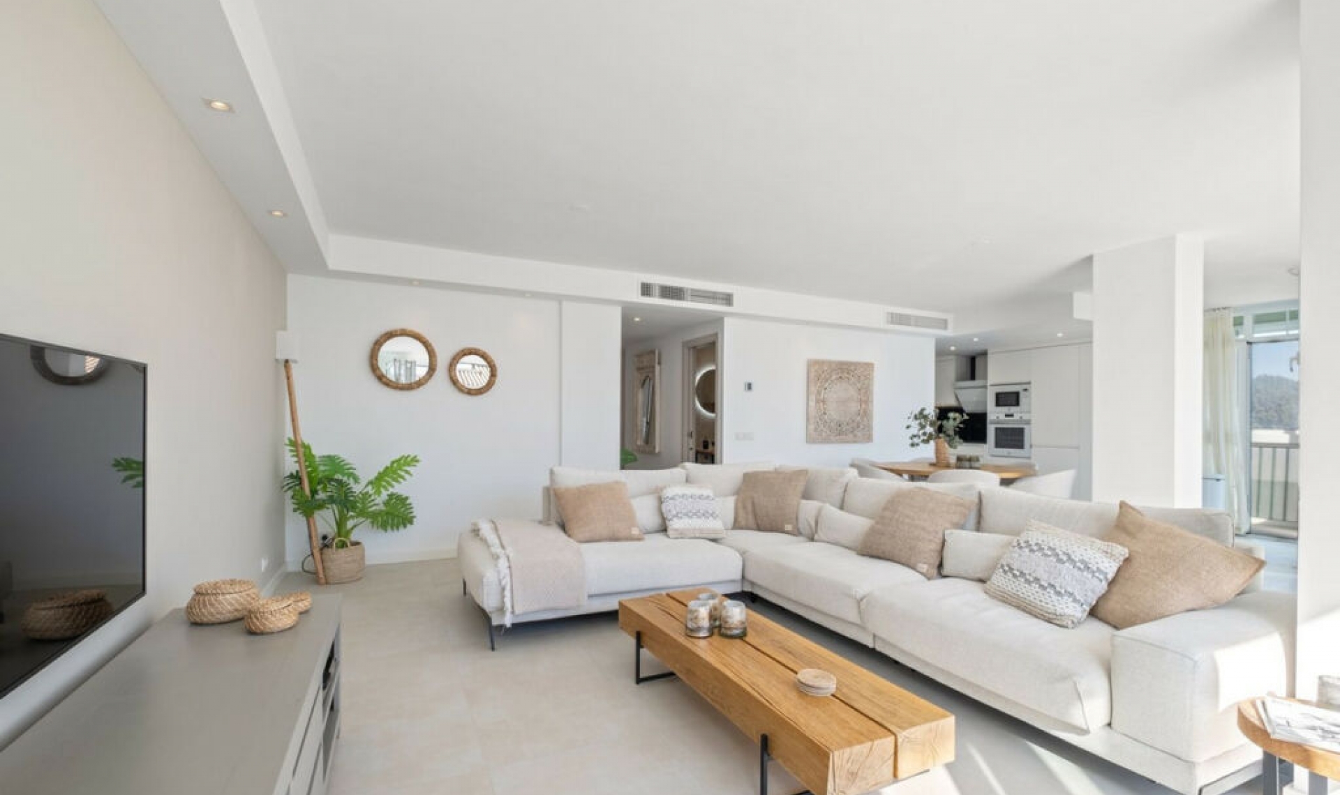 Resale - Apartment -
La Carihuela