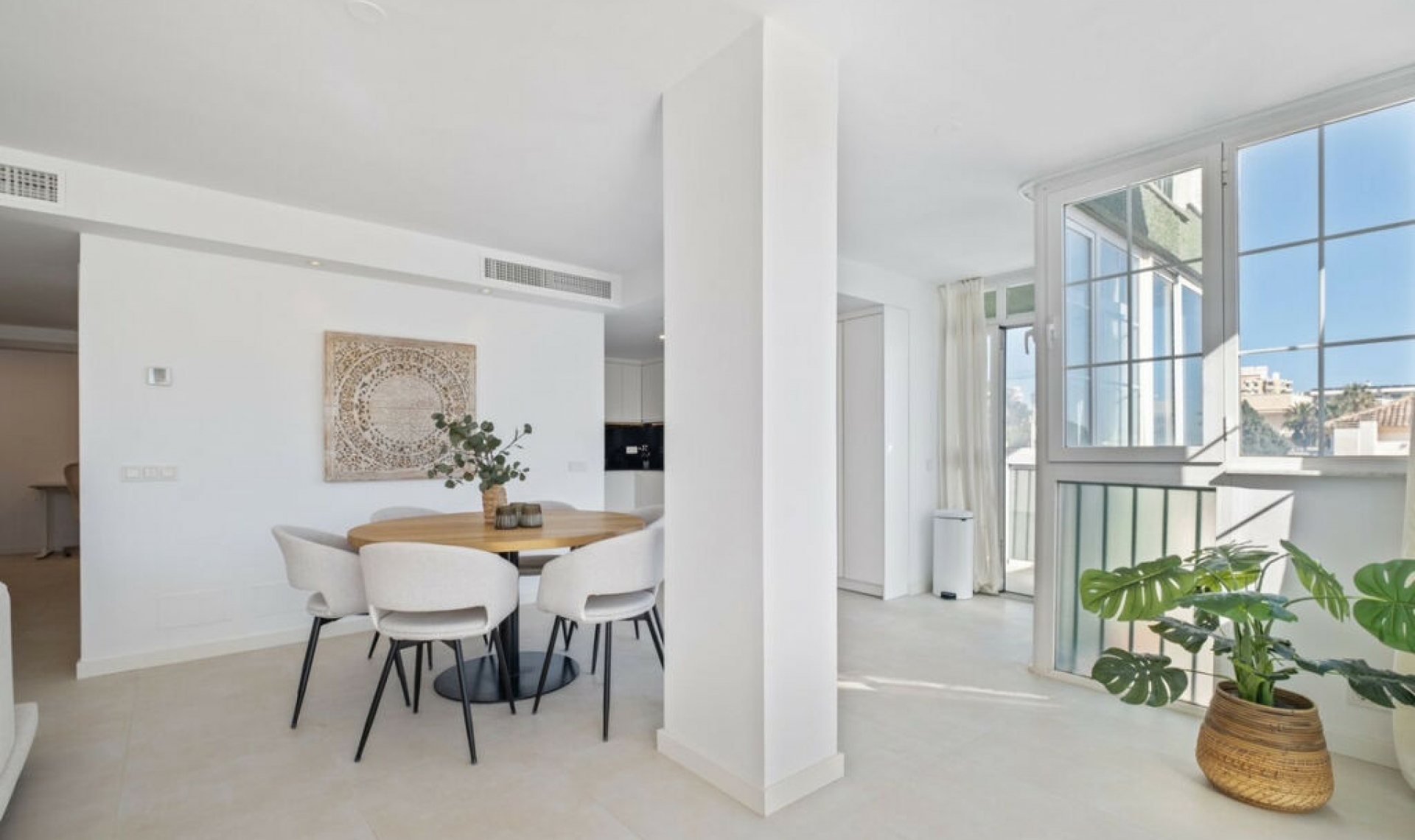 Resale - Apartment -
La Carihuela