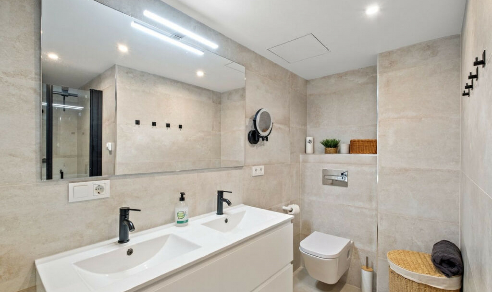Resale - Apartment -
La Carihuela