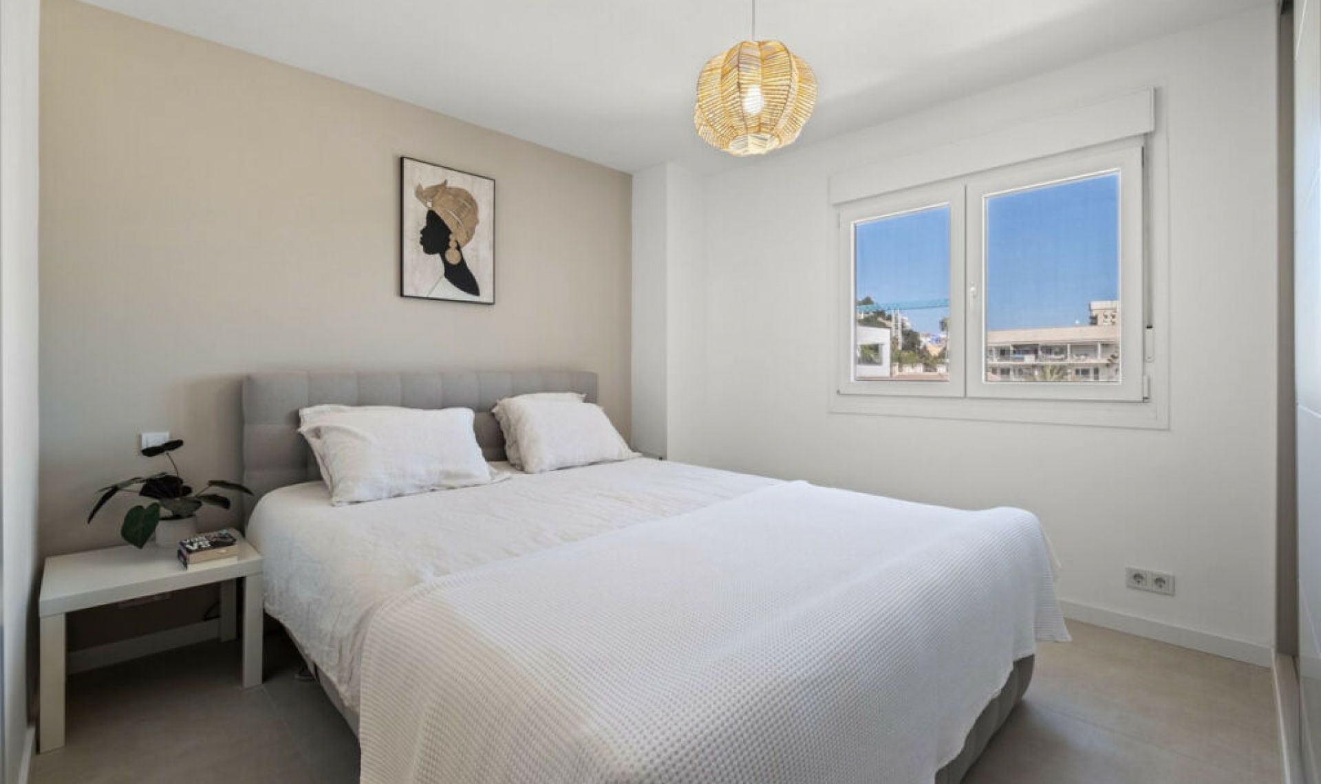 Resale - Apartment -
La Carihuela