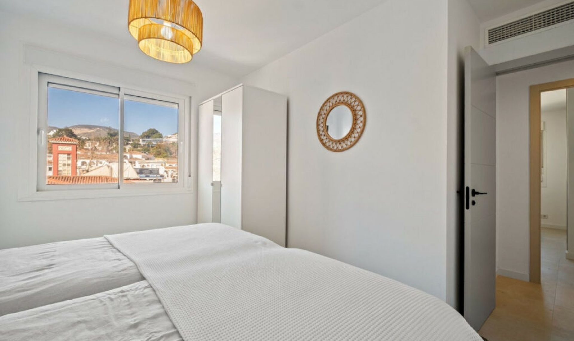 Resale - Apartment -
La Carihuela