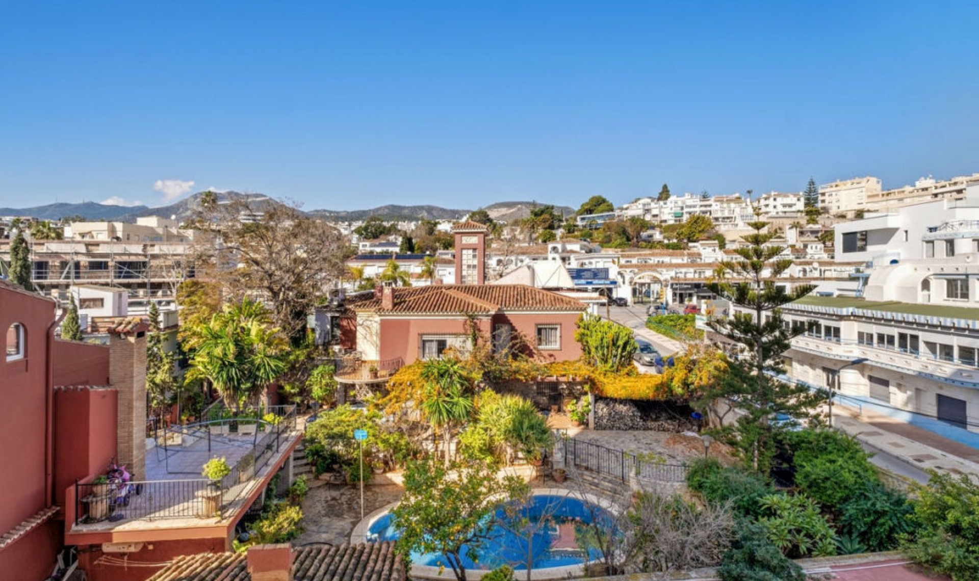 Resale - Apartment -
La Carihuela