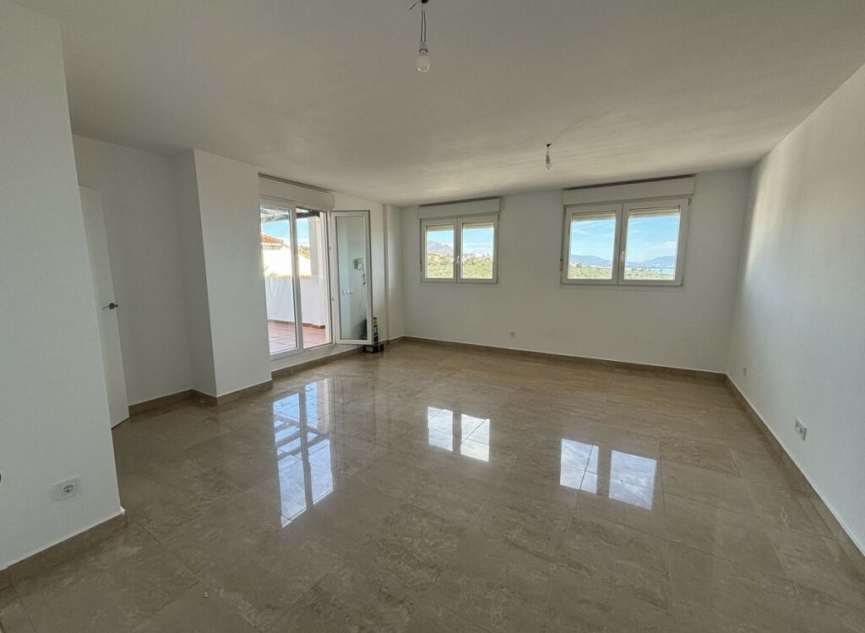 Resale - Apartment -
La Duquesa