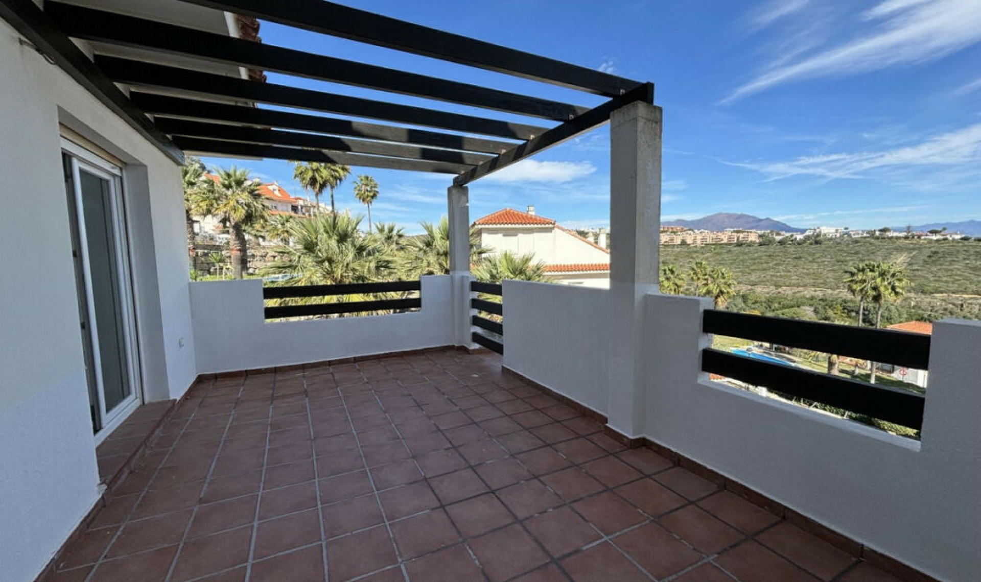 Resale - Apartment -
La Duquesa