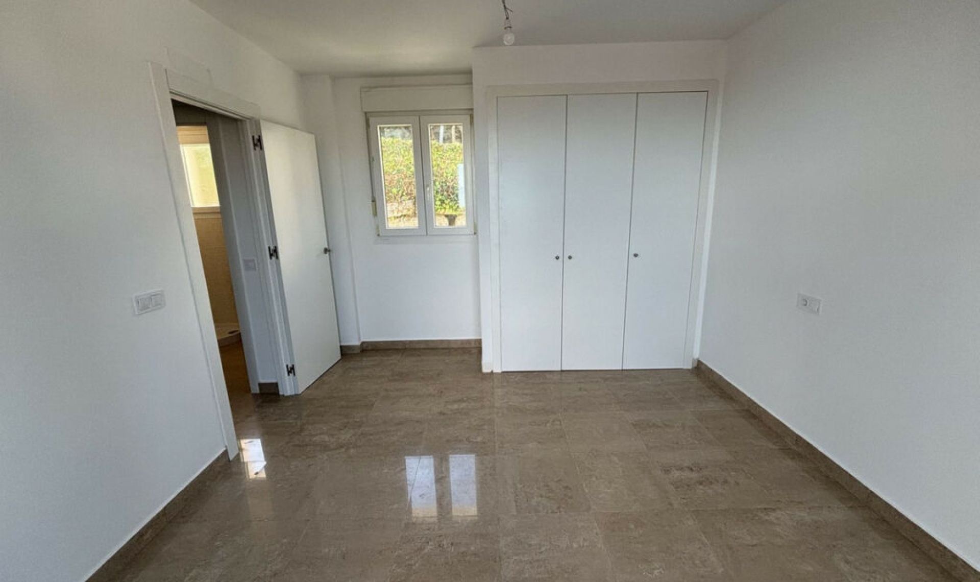 Resale - Apartment -
La Duquesa