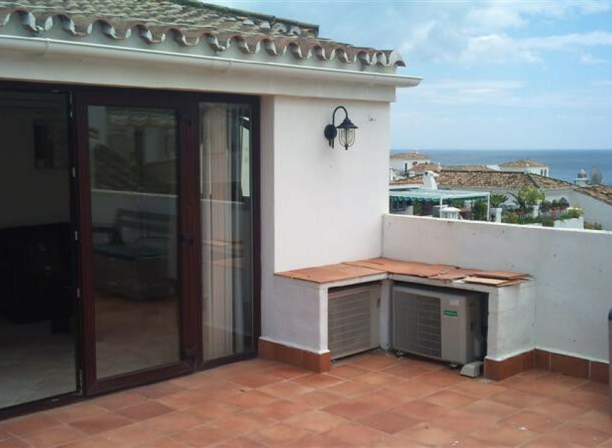 Resale - Apartment -
La Duquesa