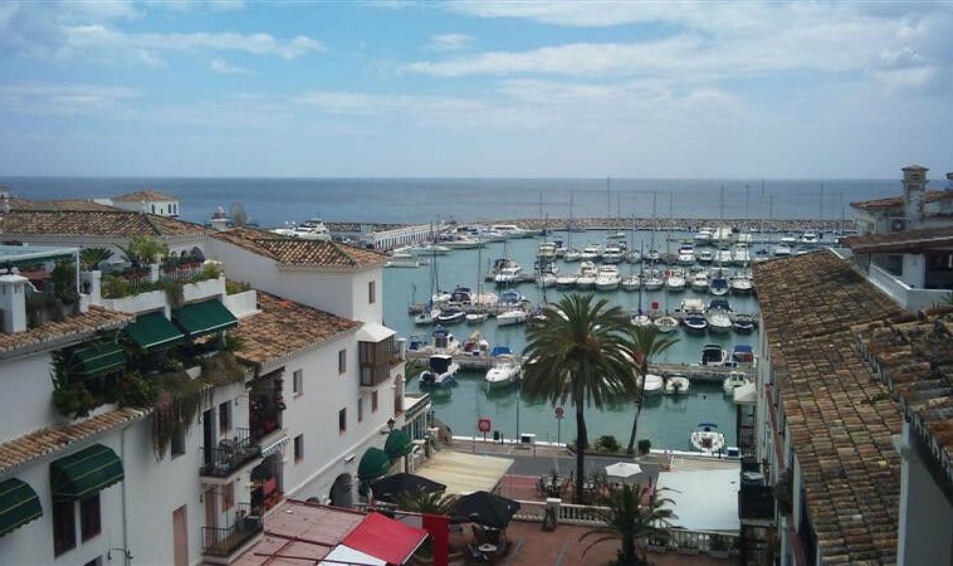 Resale - Apartment -
La Duquesa