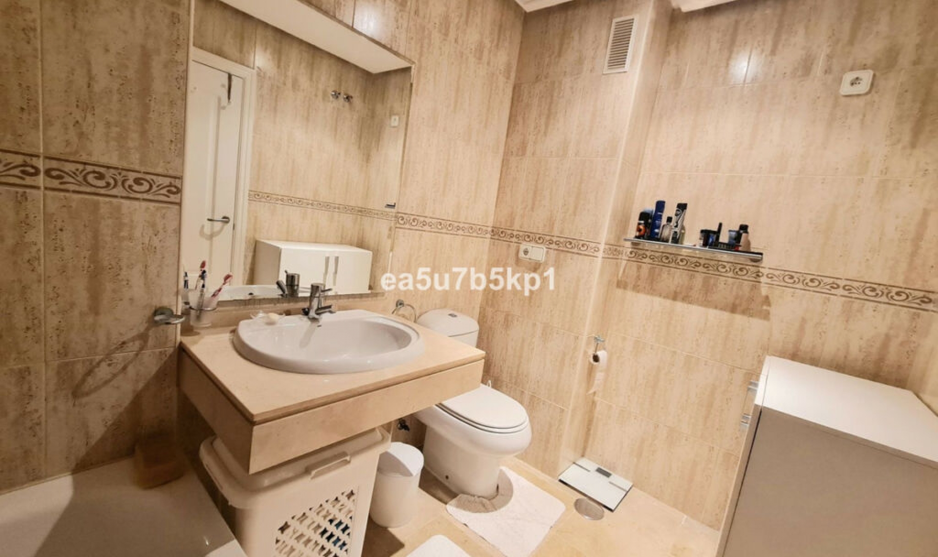 Resale - Apartment -
La Duquesa