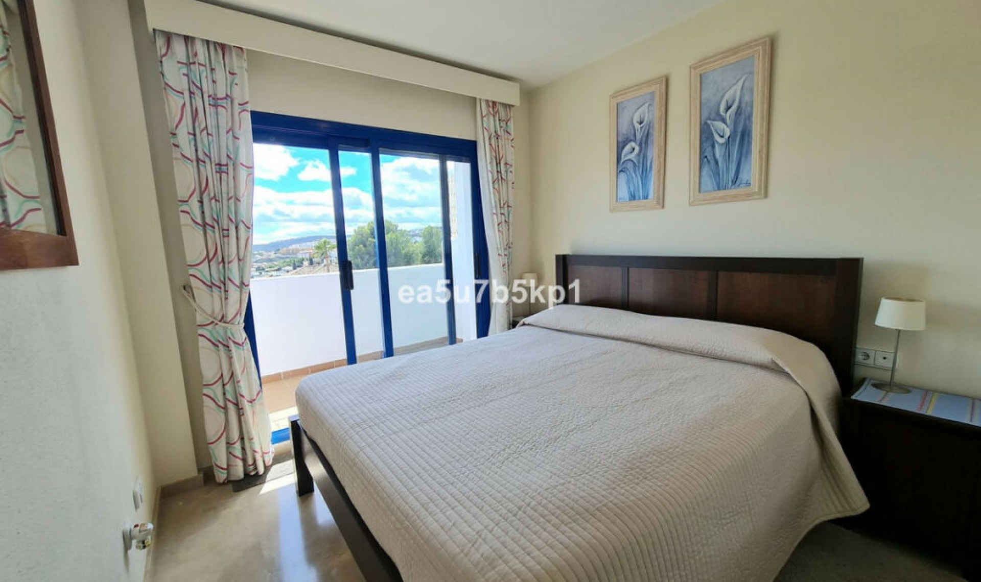 Resale - Apartment -
La Duquesa