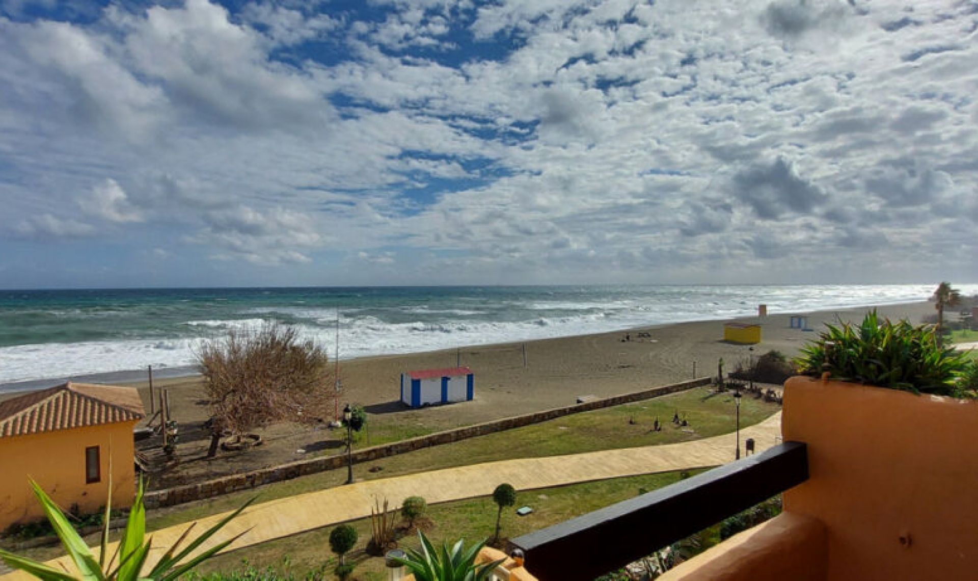 Resale - Apartment -
La Duquesa