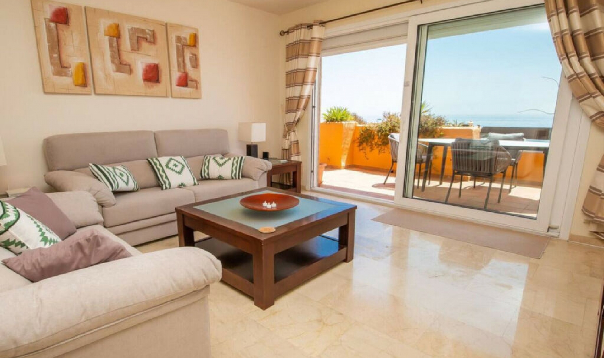 Resale - Apartment -
La Duquesa