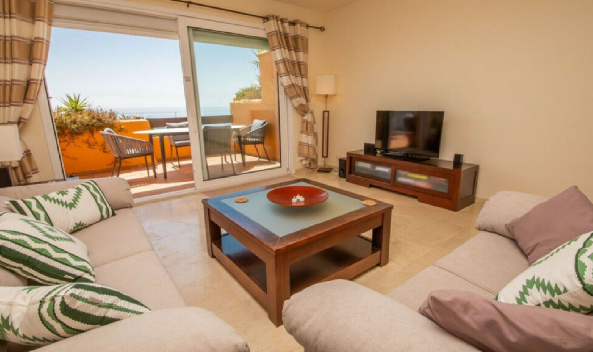 Resale - Apartment -
La Duquesa