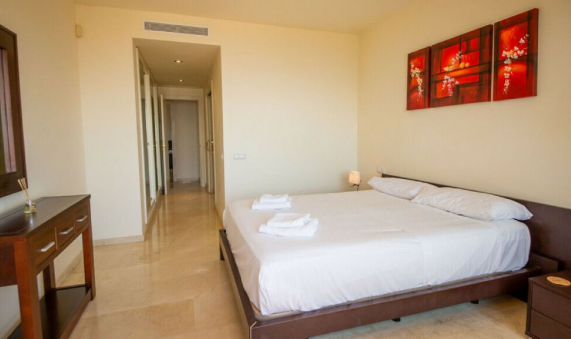 Resale - Apartment -
La Duquesa