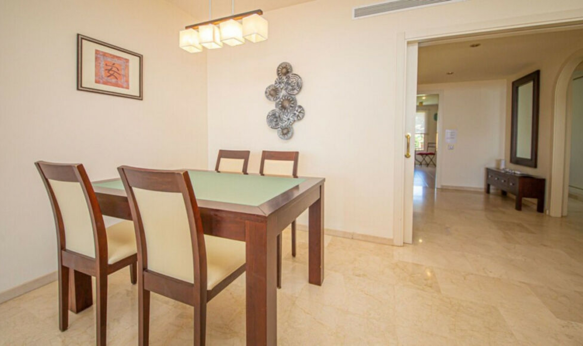Resale - Apartment -
La Duquesa