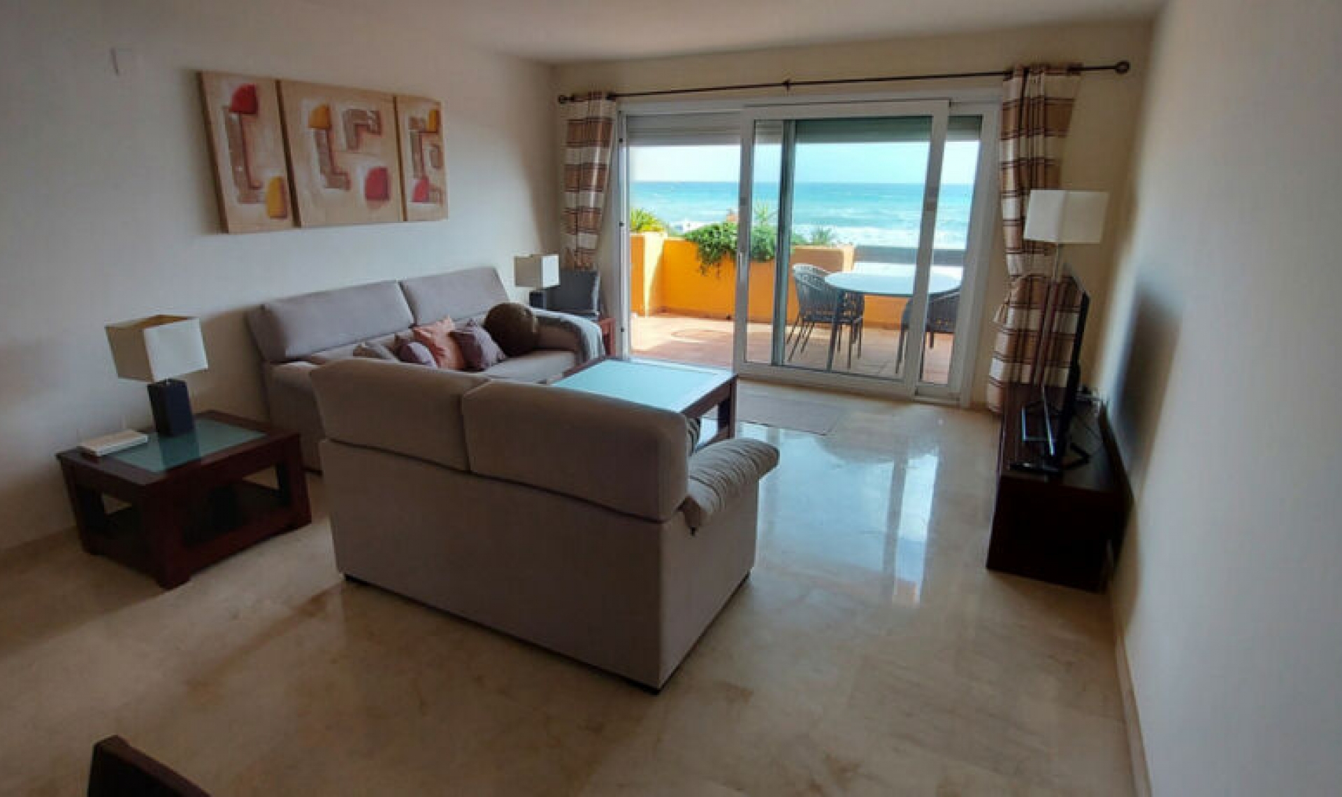 Resale - Apartment -
La Duquesa