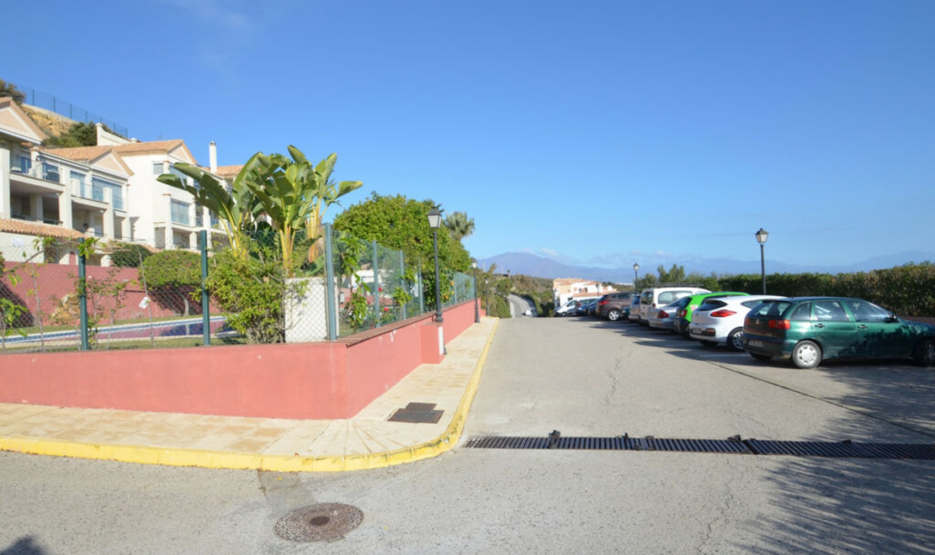 Resale - Apartment -
La Duquesa