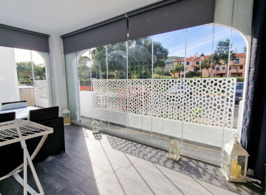 Resale - Apartment -
La Duquesa