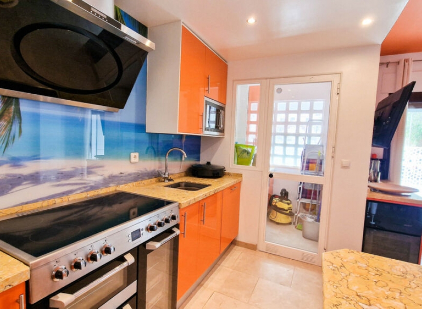 Resale - Apartment -
La Duquesa