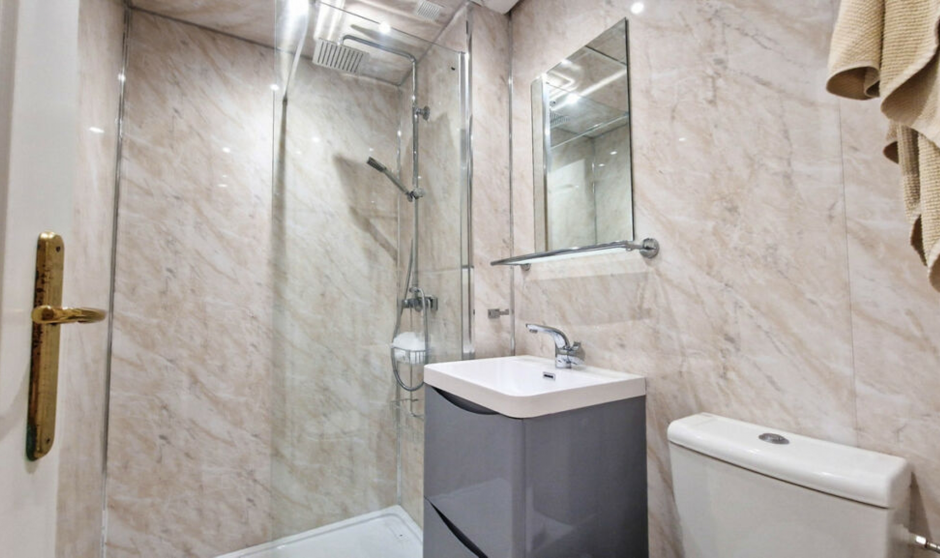 Resale - Apartment -
La Duquesa