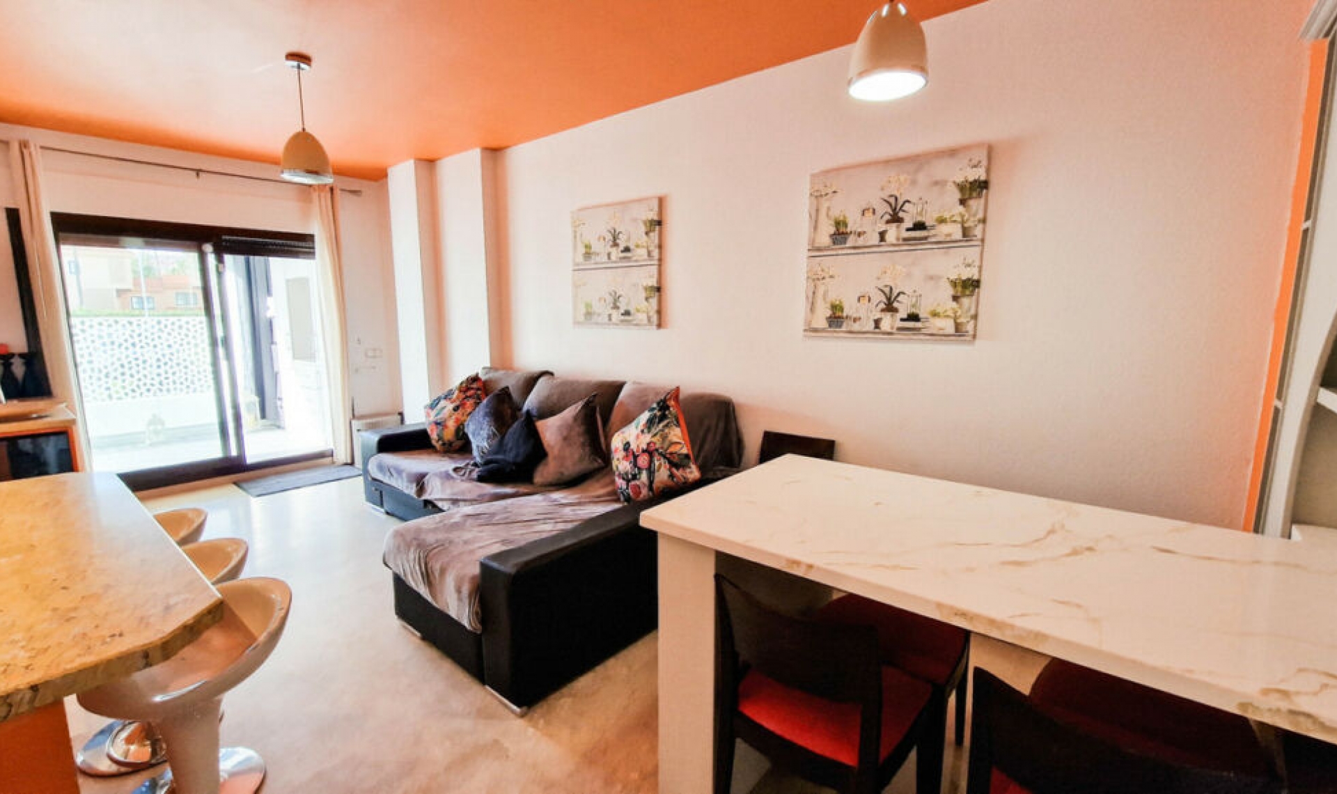 Resale - Apartment -
La Duquesa