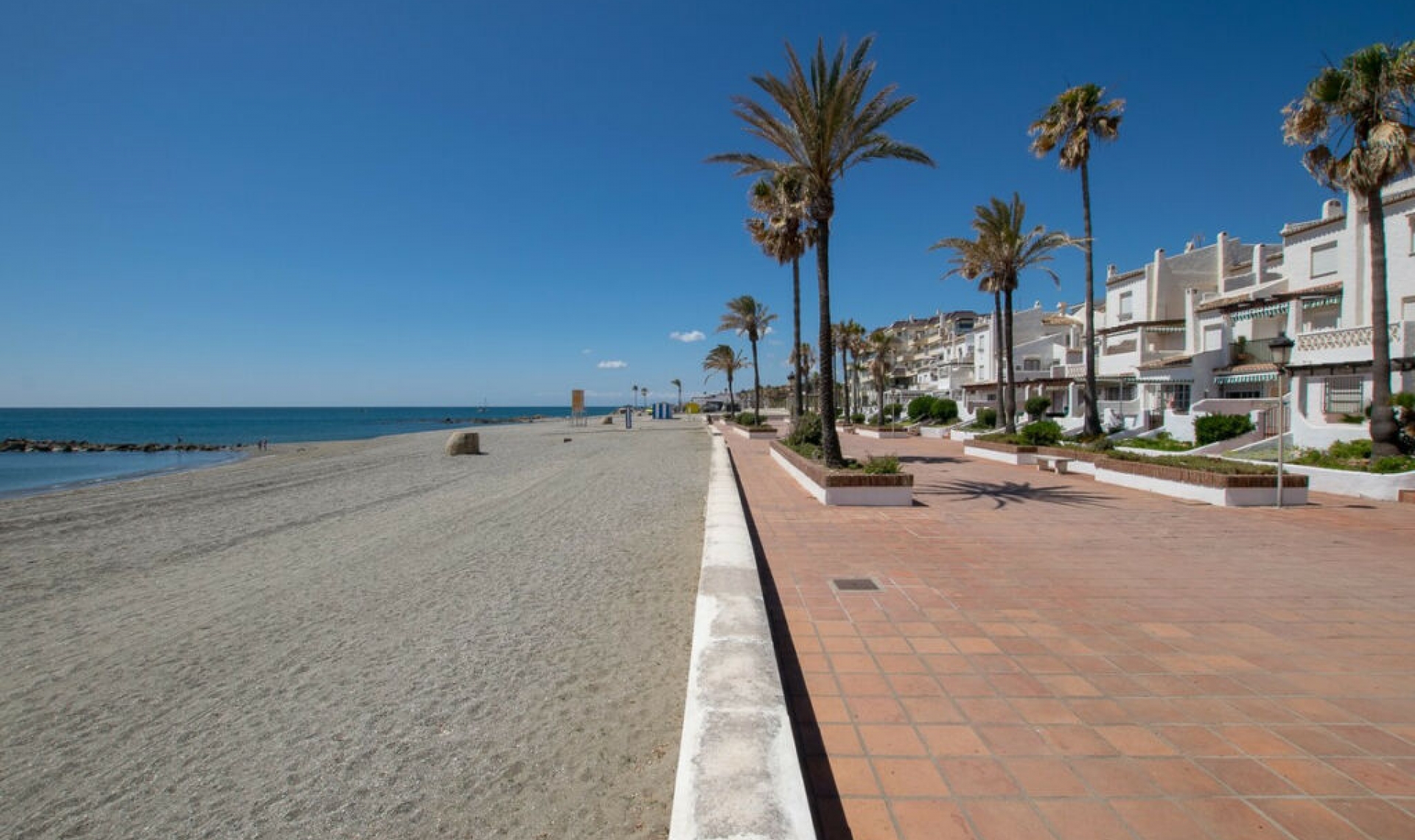 Resale - Apartment -
La Duquesa