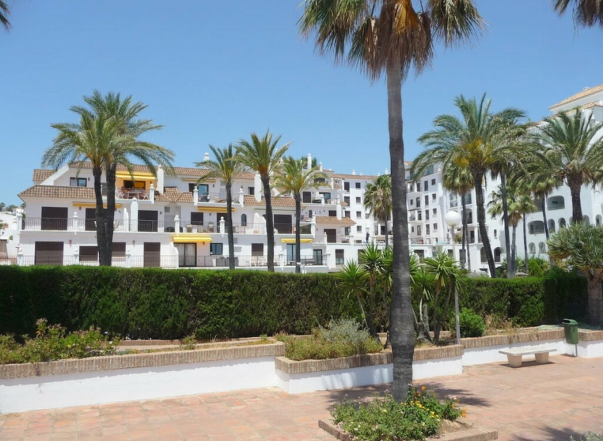 Resale - Apartment -
La Duquesa