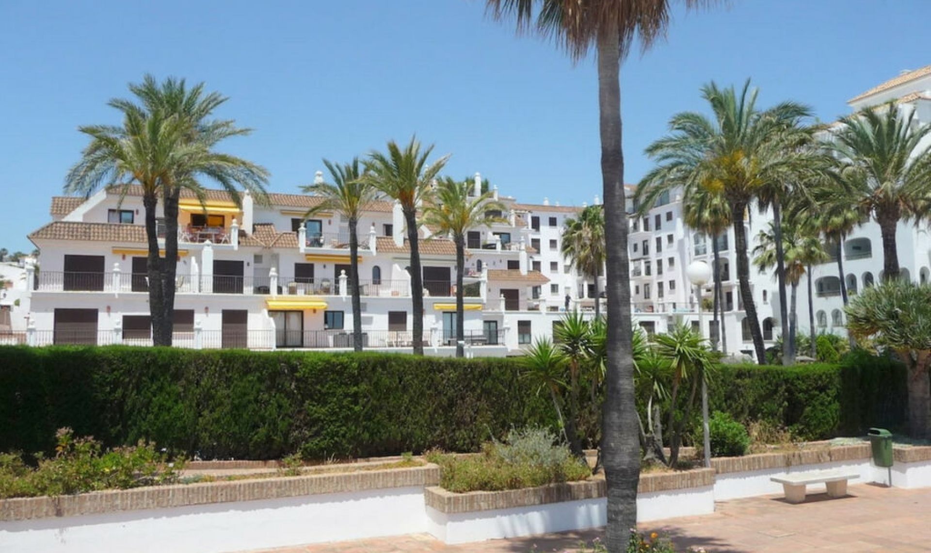Resale - Apartment -
La Duquesa