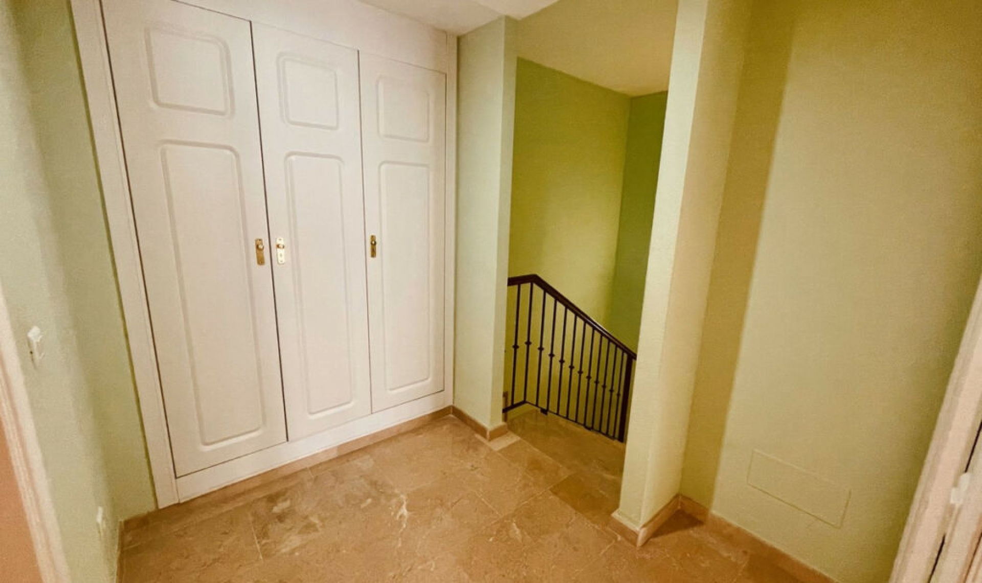 Resale - Apartment -
La Duquesa