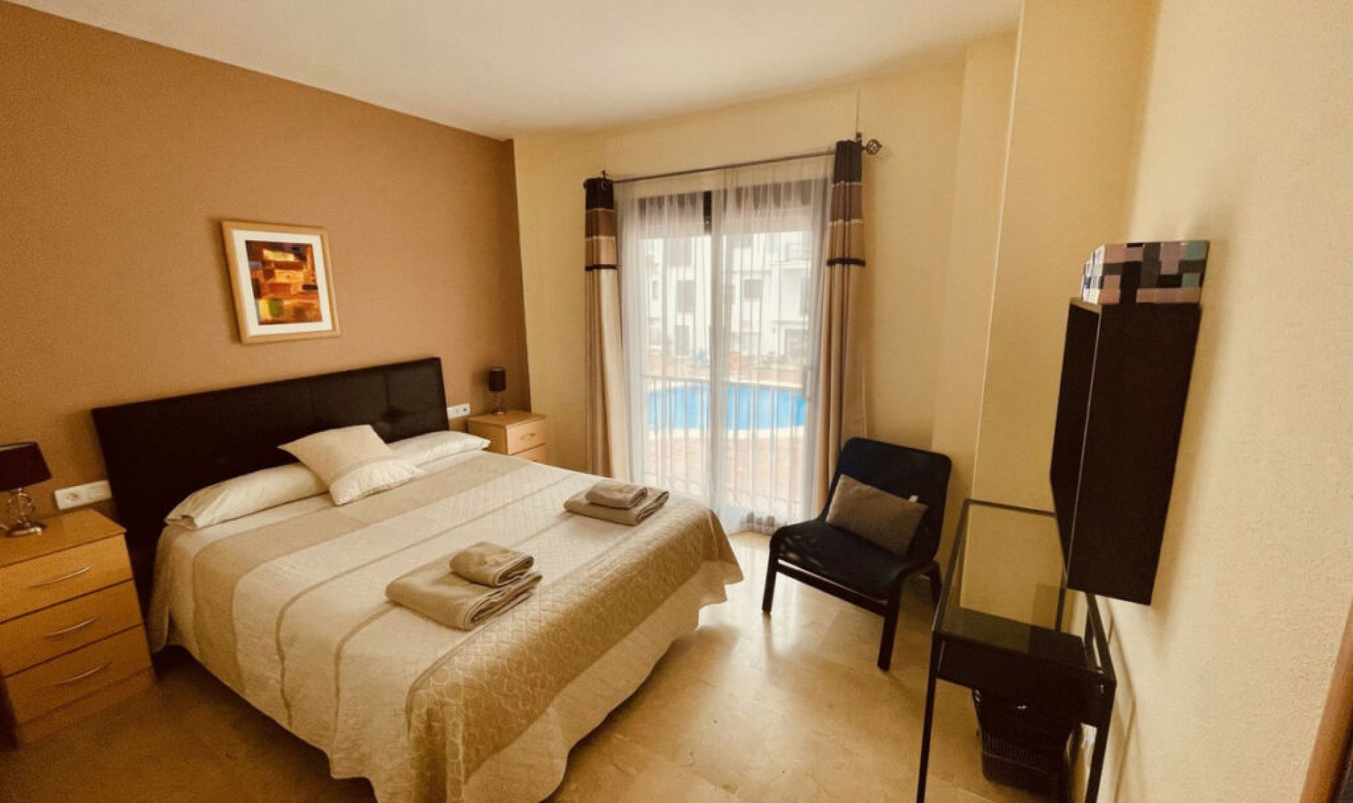 Resale - Apartment -
La Duquesa