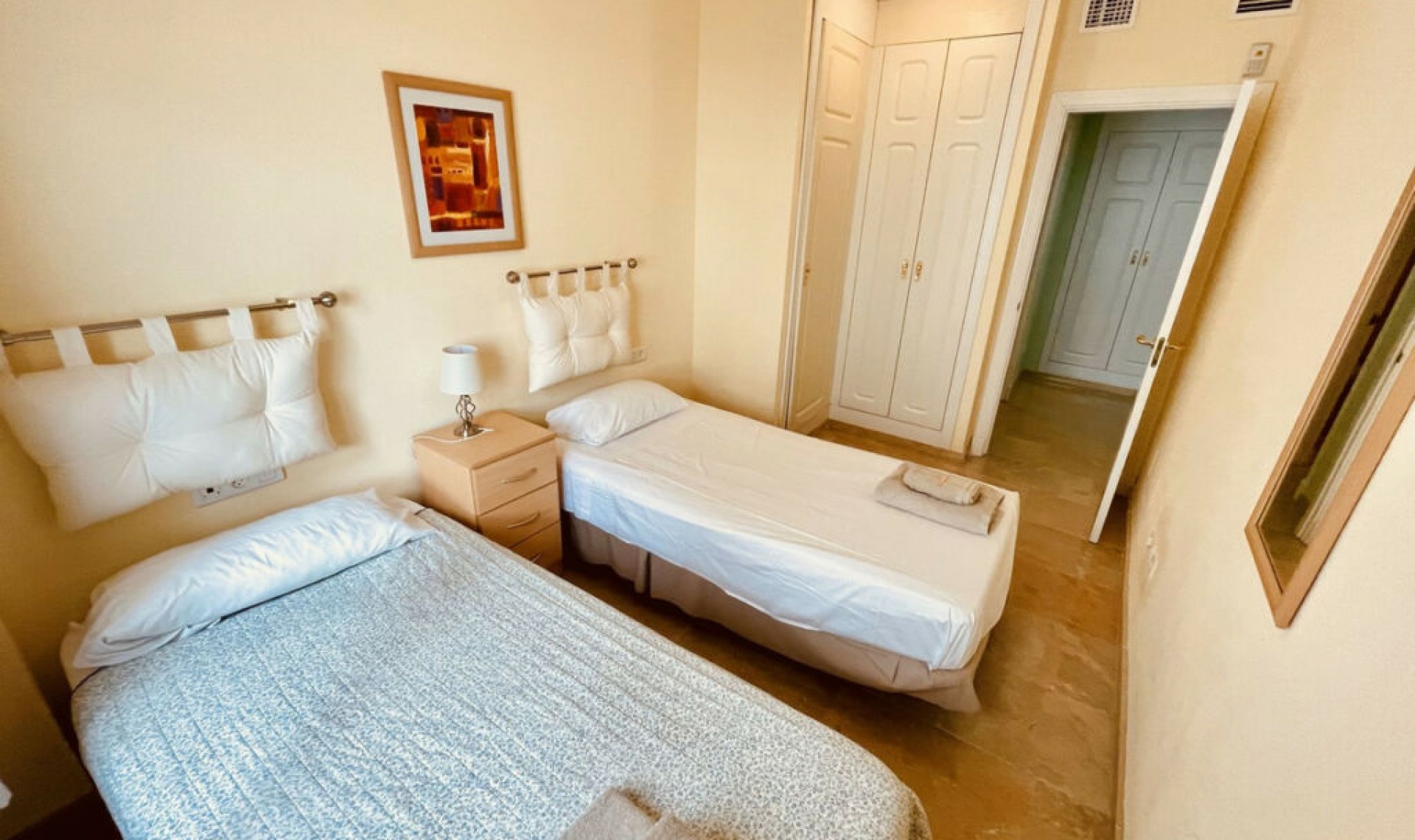 Resale - Apartment -
La Duquesa