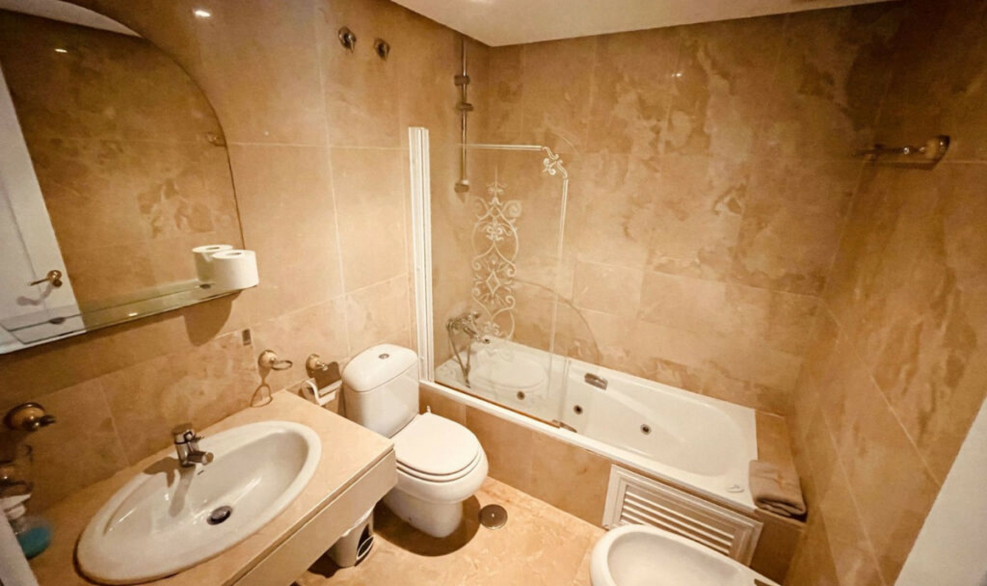 Resale - Apartment -
La Duquesa