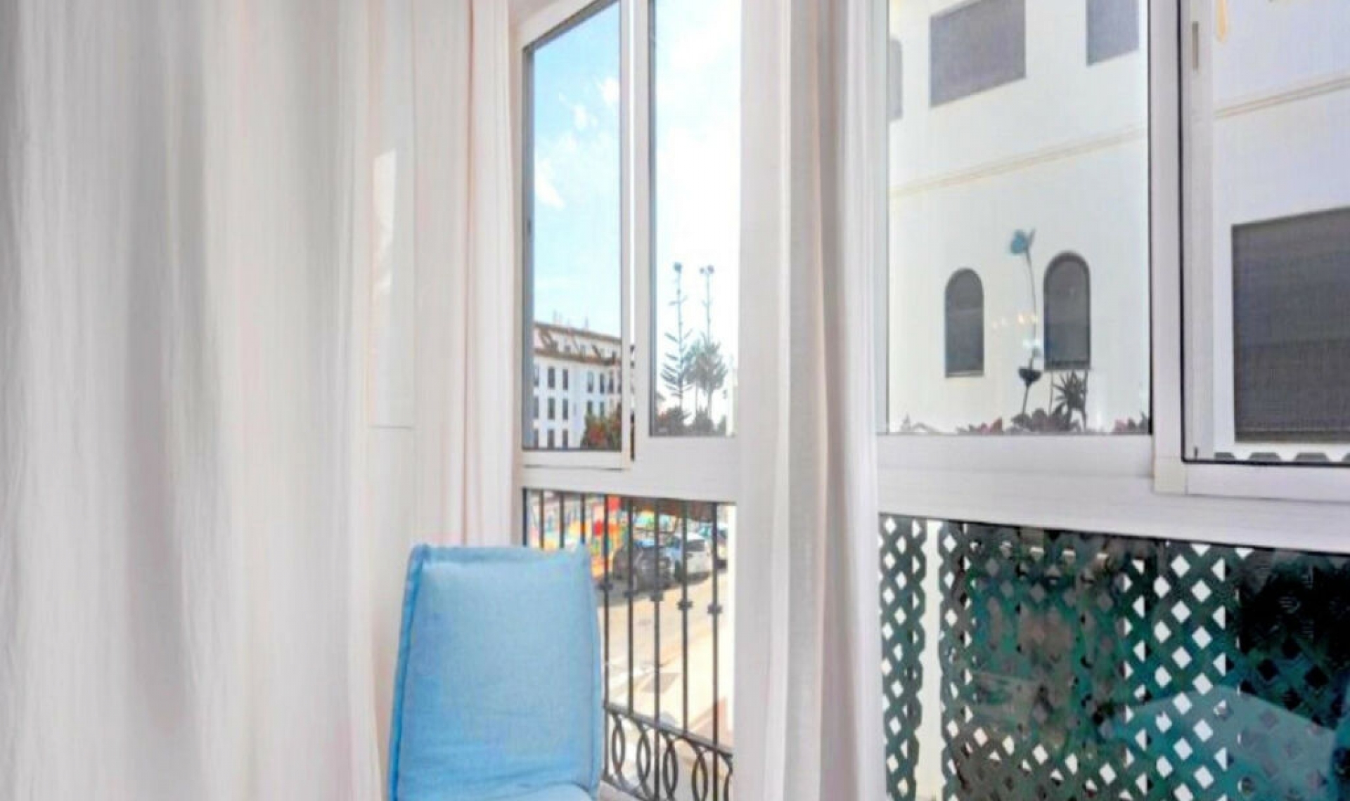 Resale - Apartment -
La Duquesa