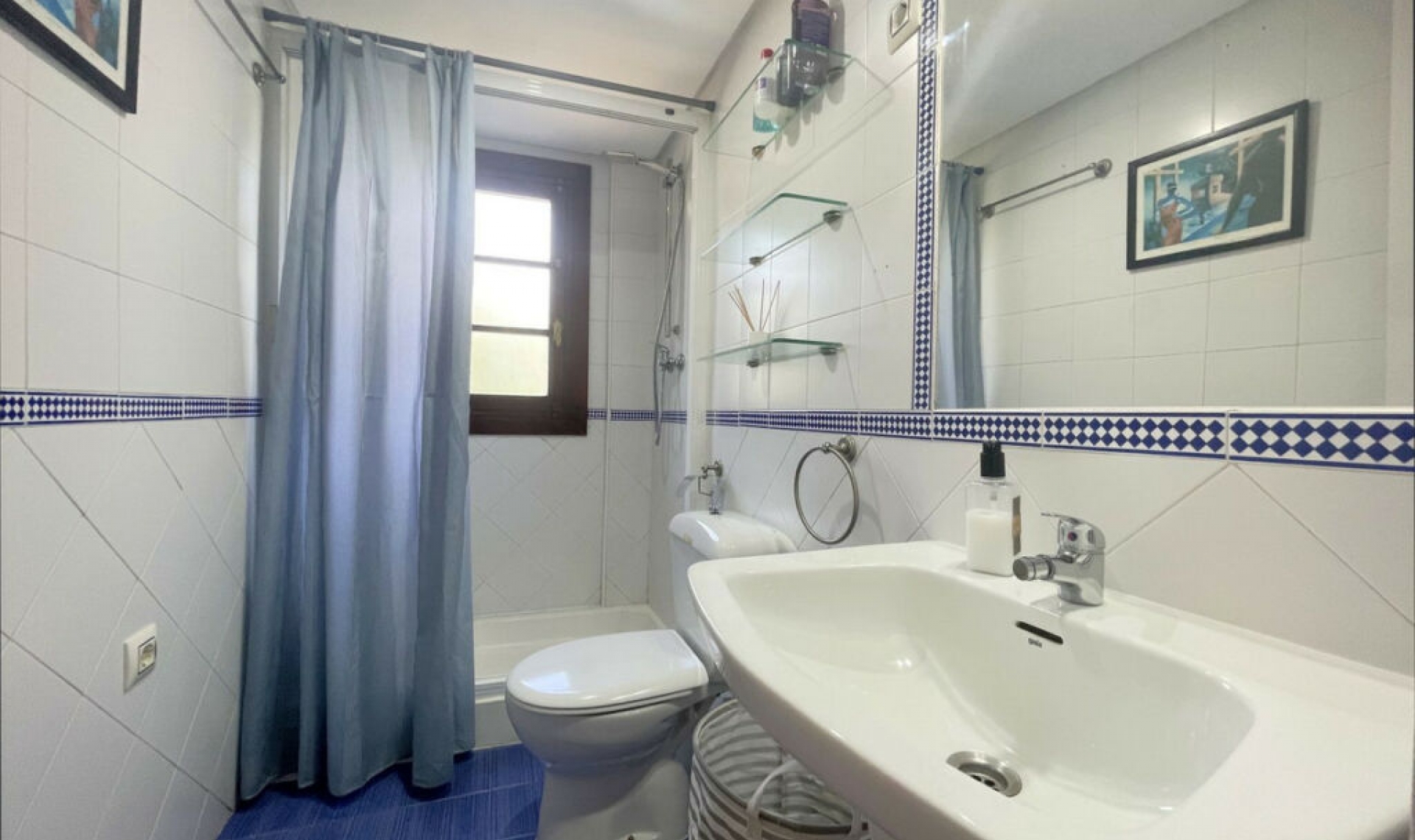 Resale - Apartment -
La Duquesa