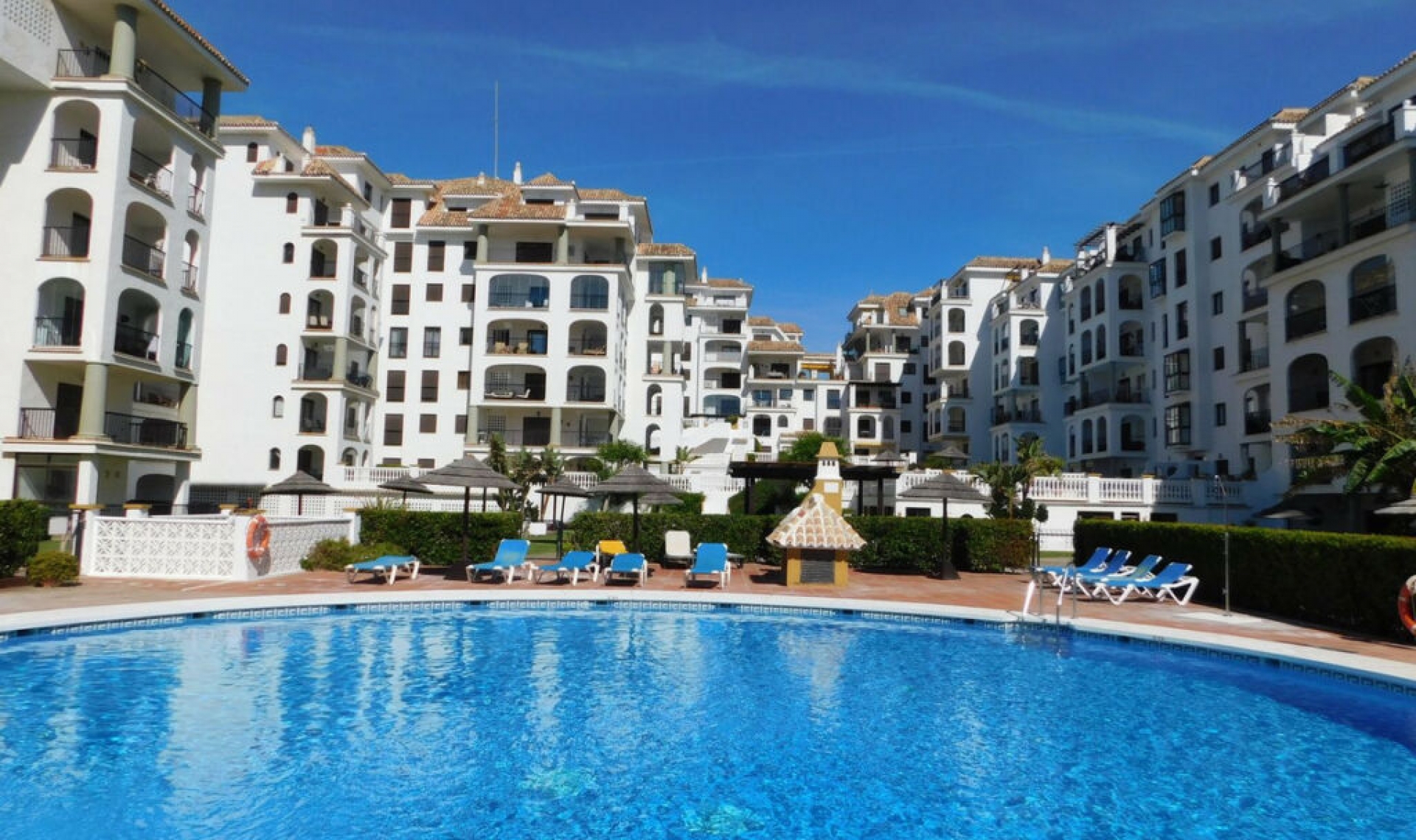 Resale - Apartment -
La Duquesa