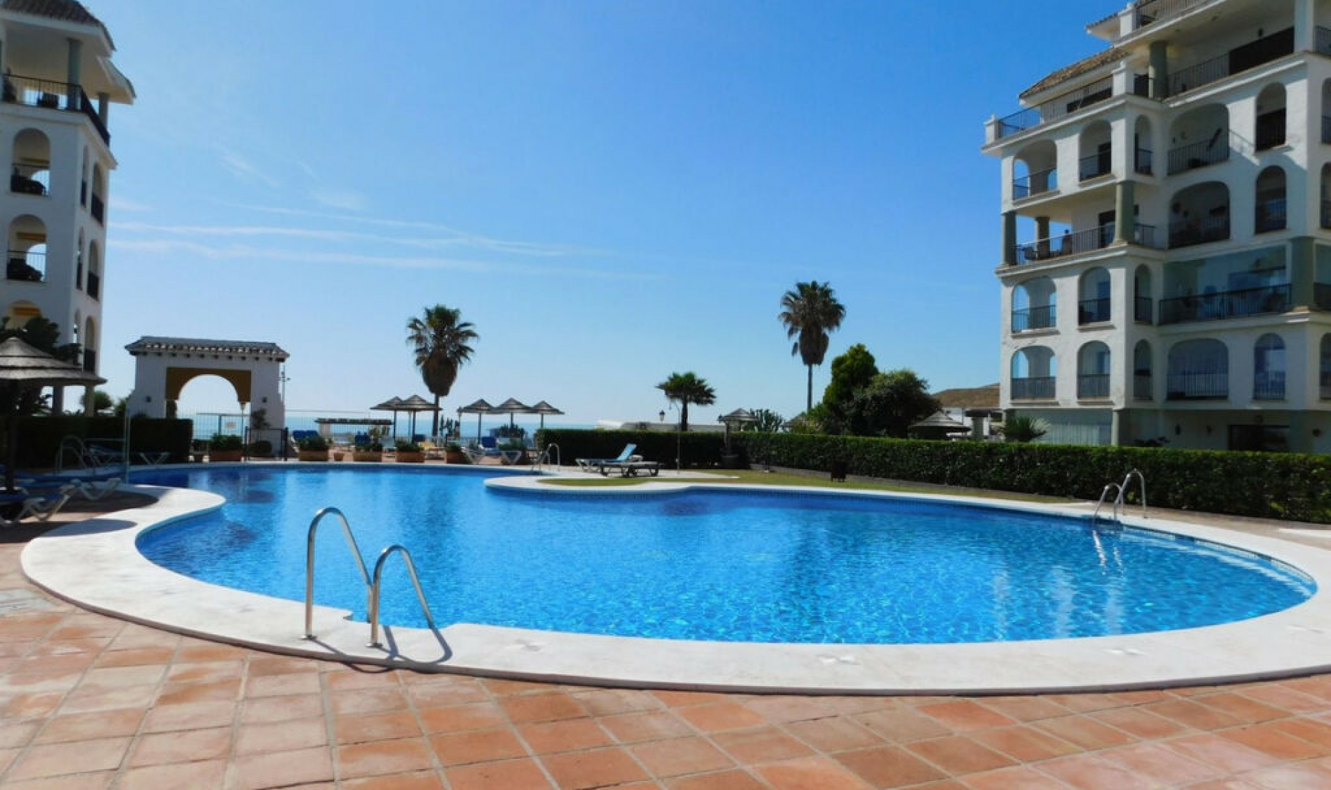 Resale - Apartment -
La Duquesa