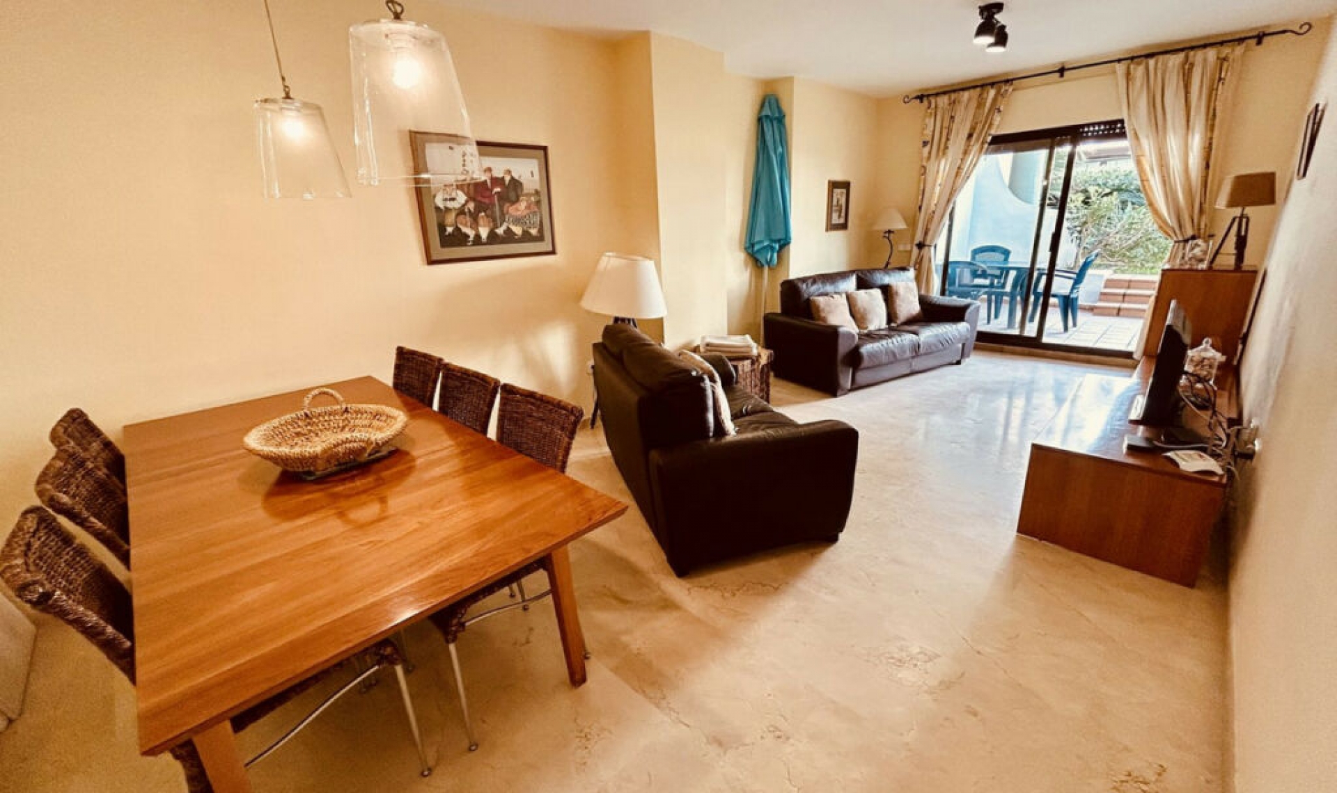 Resale - Apartment -
La Duquesa