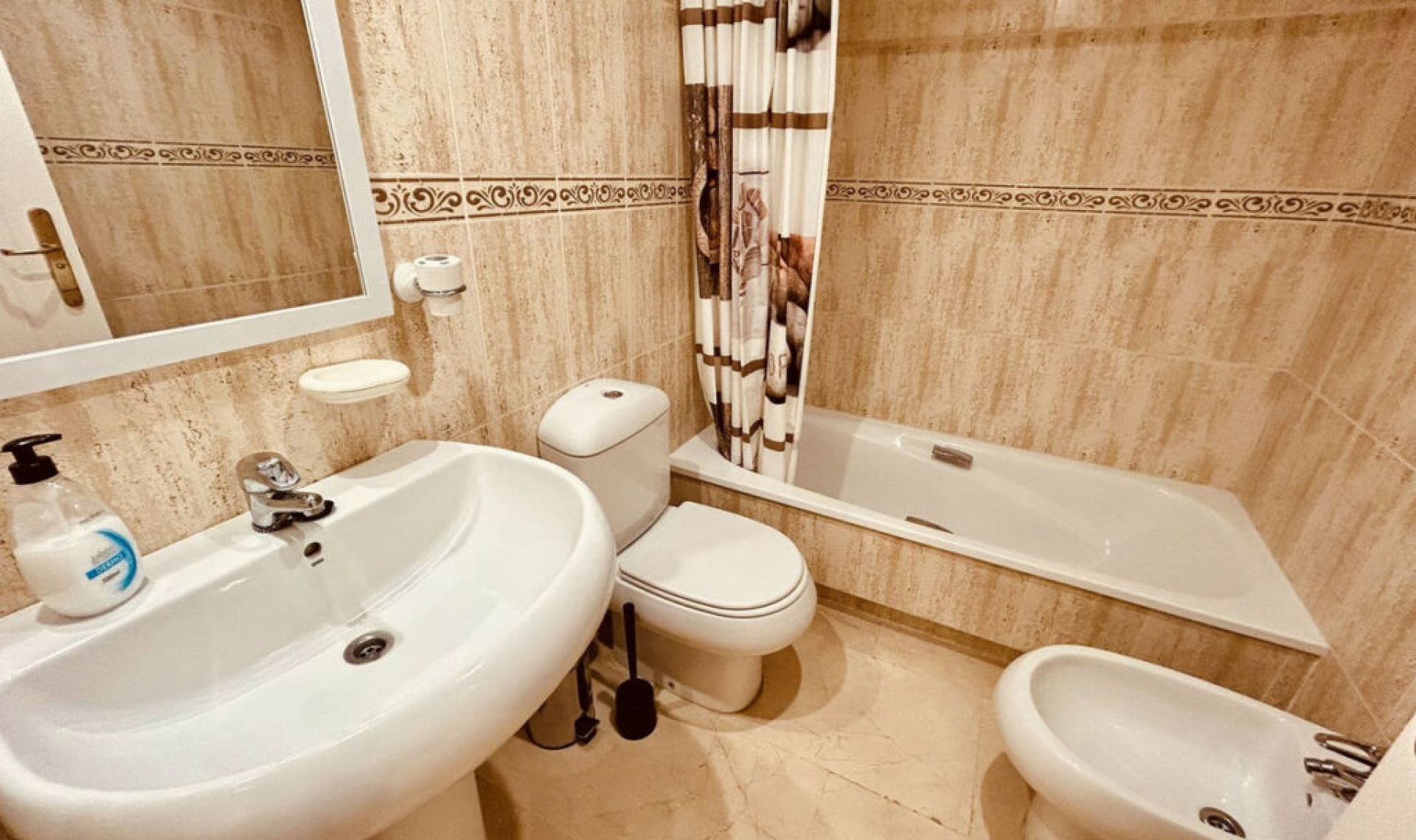 Resale - Apartment -
La Duquesa