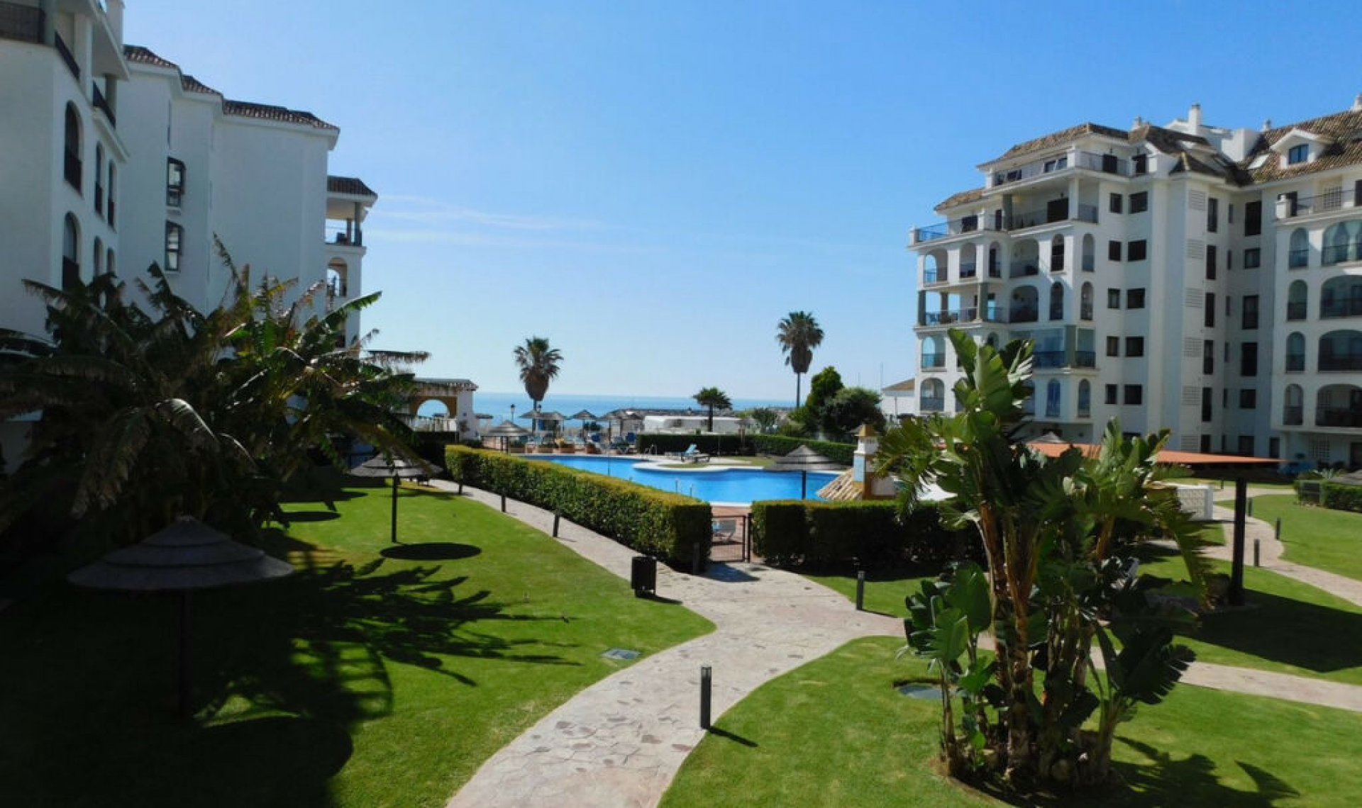 Resale - Apartment -
La Duquesa