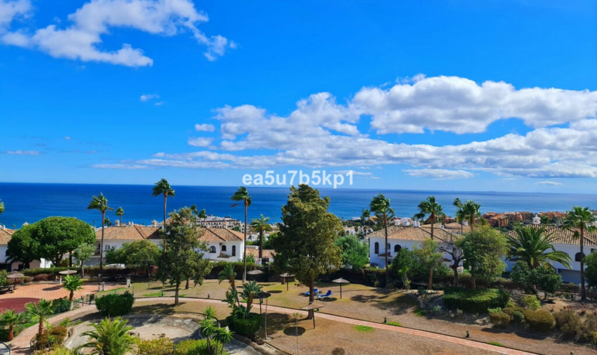 Resale - Apartment -
La Duquesa