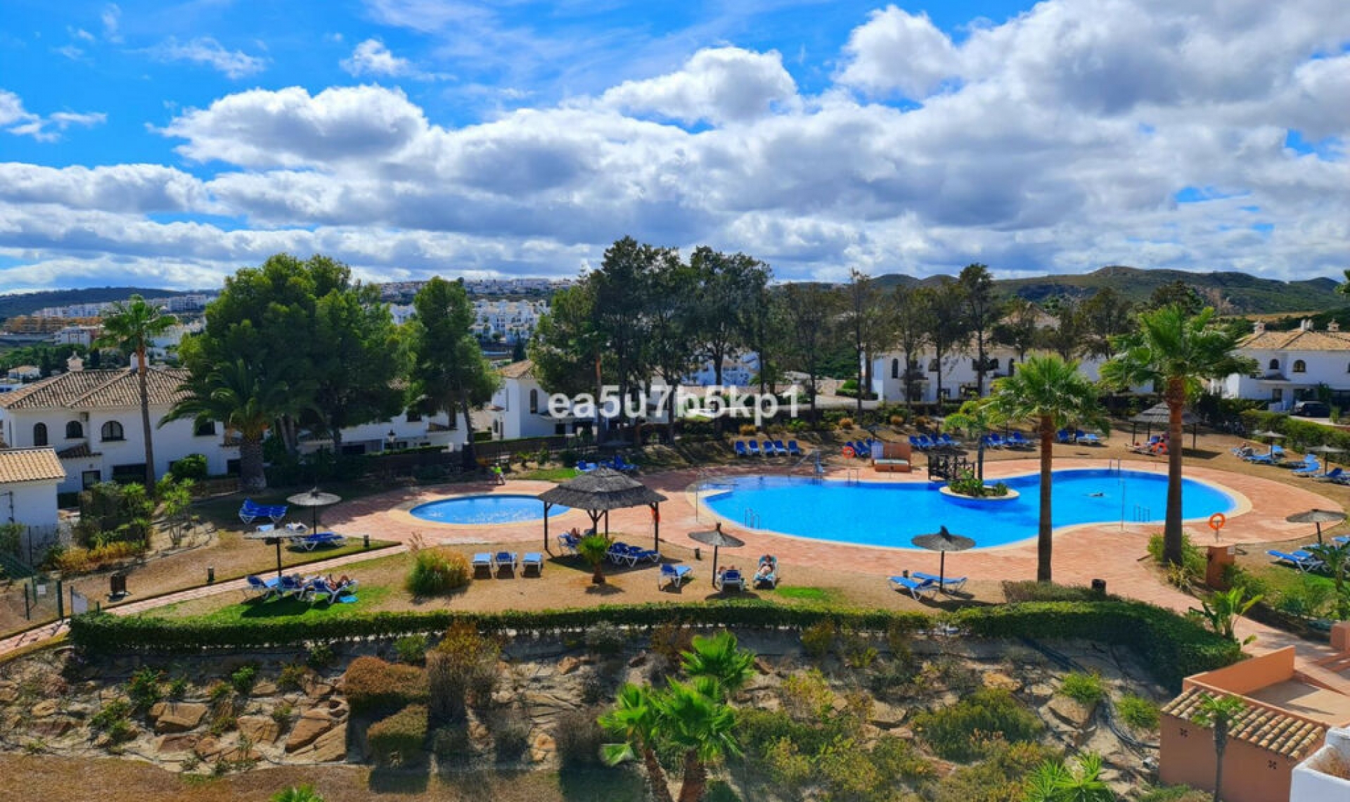 Resale - Apartment -
La Duquesa
