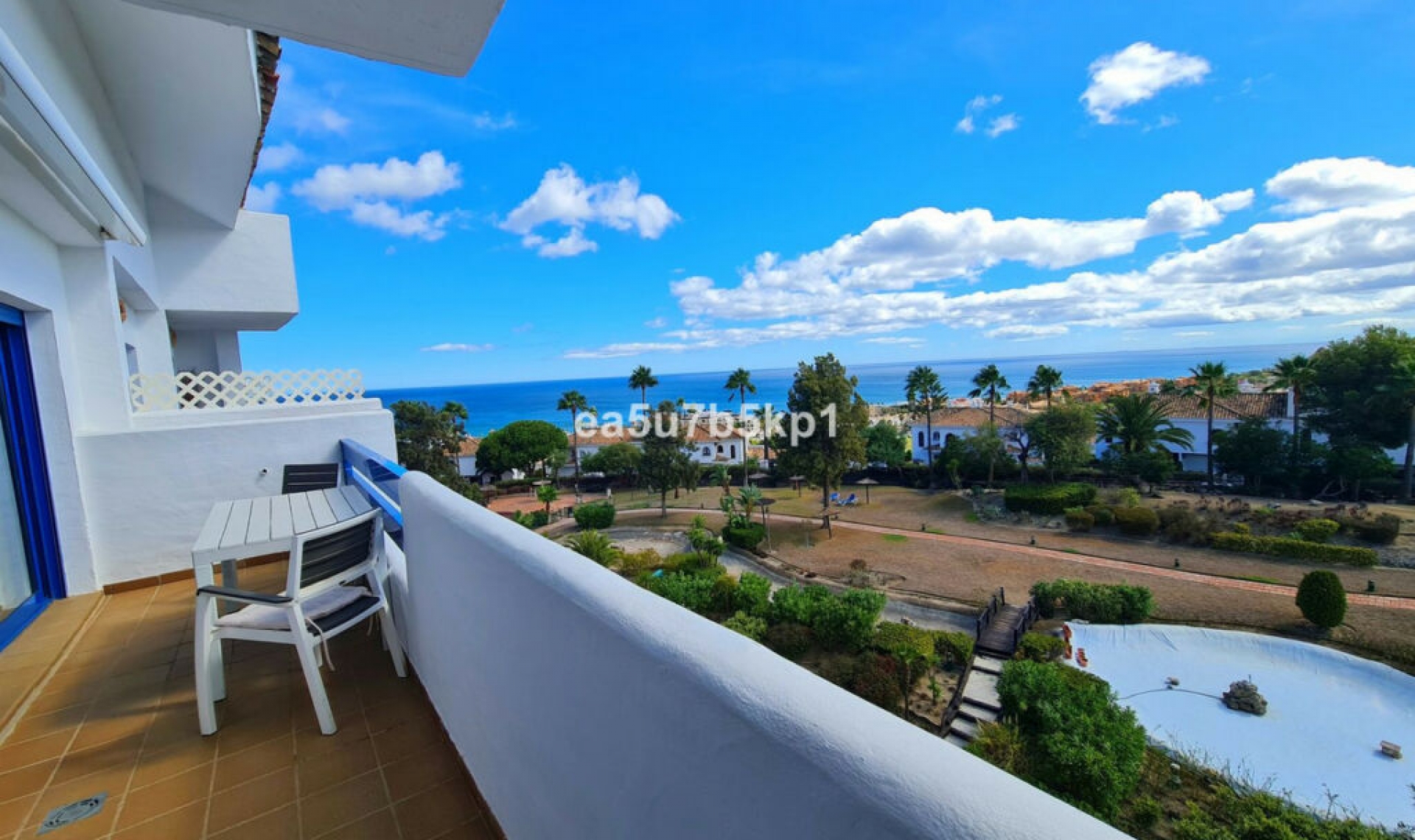 Resale - Apartment -
La Duquesa