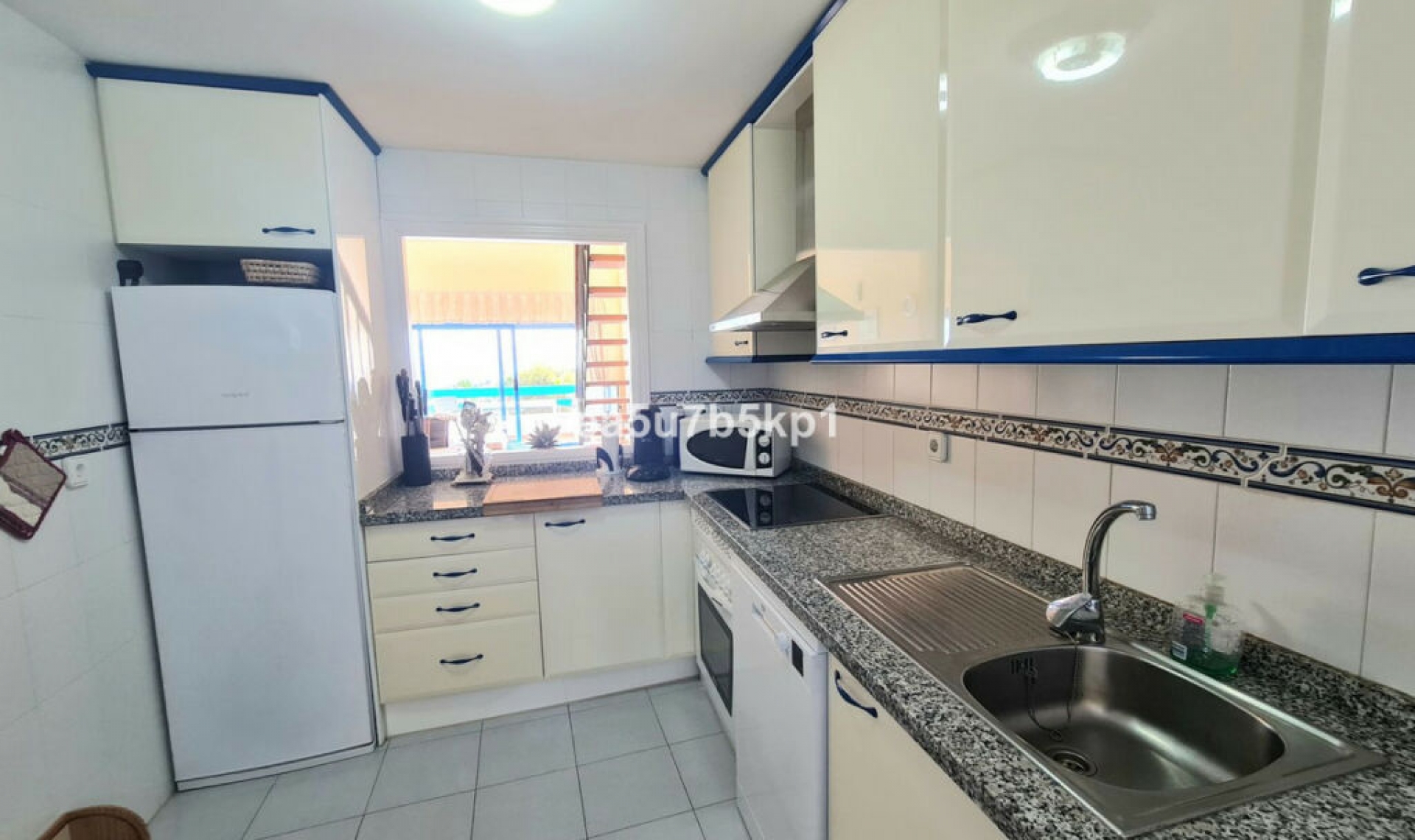 Resale - Apartment -
La Duquesa