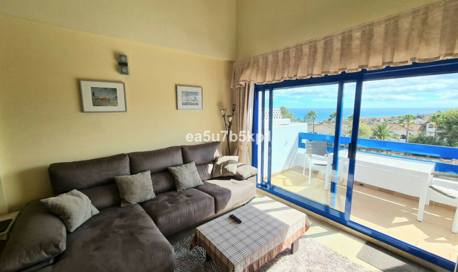 Resale - Apartment -
La Duquesa