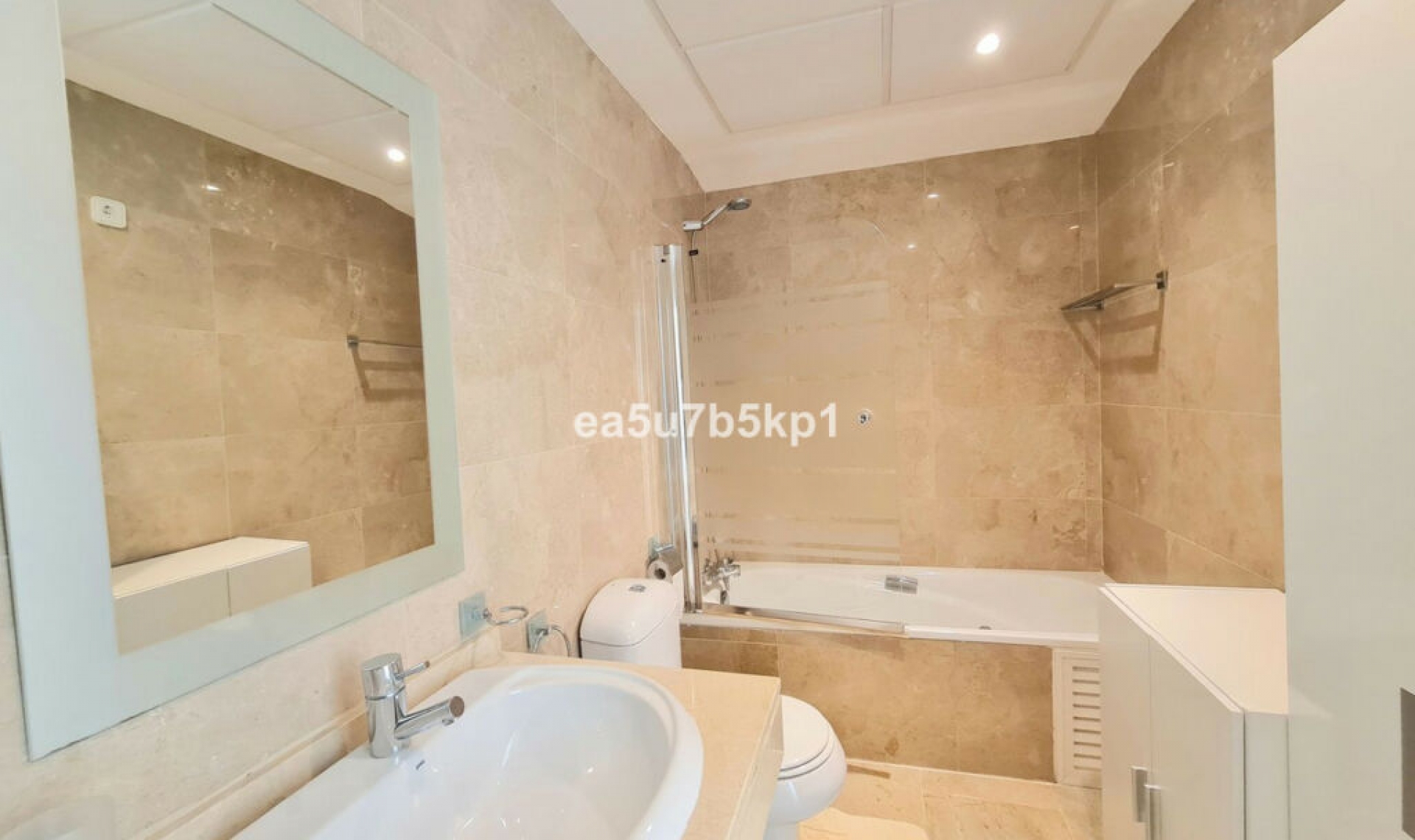 Resale - Apartment -
La Duquesa